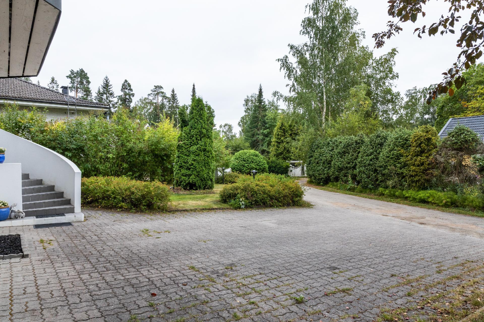 Päärynäpolku 5, Kavallinmäki, Espoo