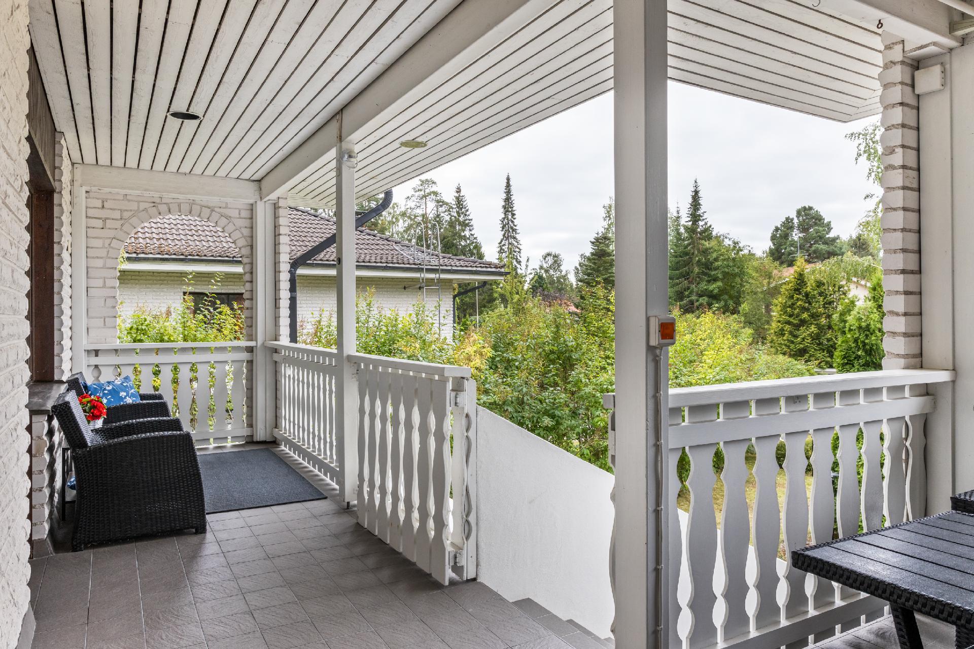 Päärynäpolku 5, Kavallinmäki, Espoo