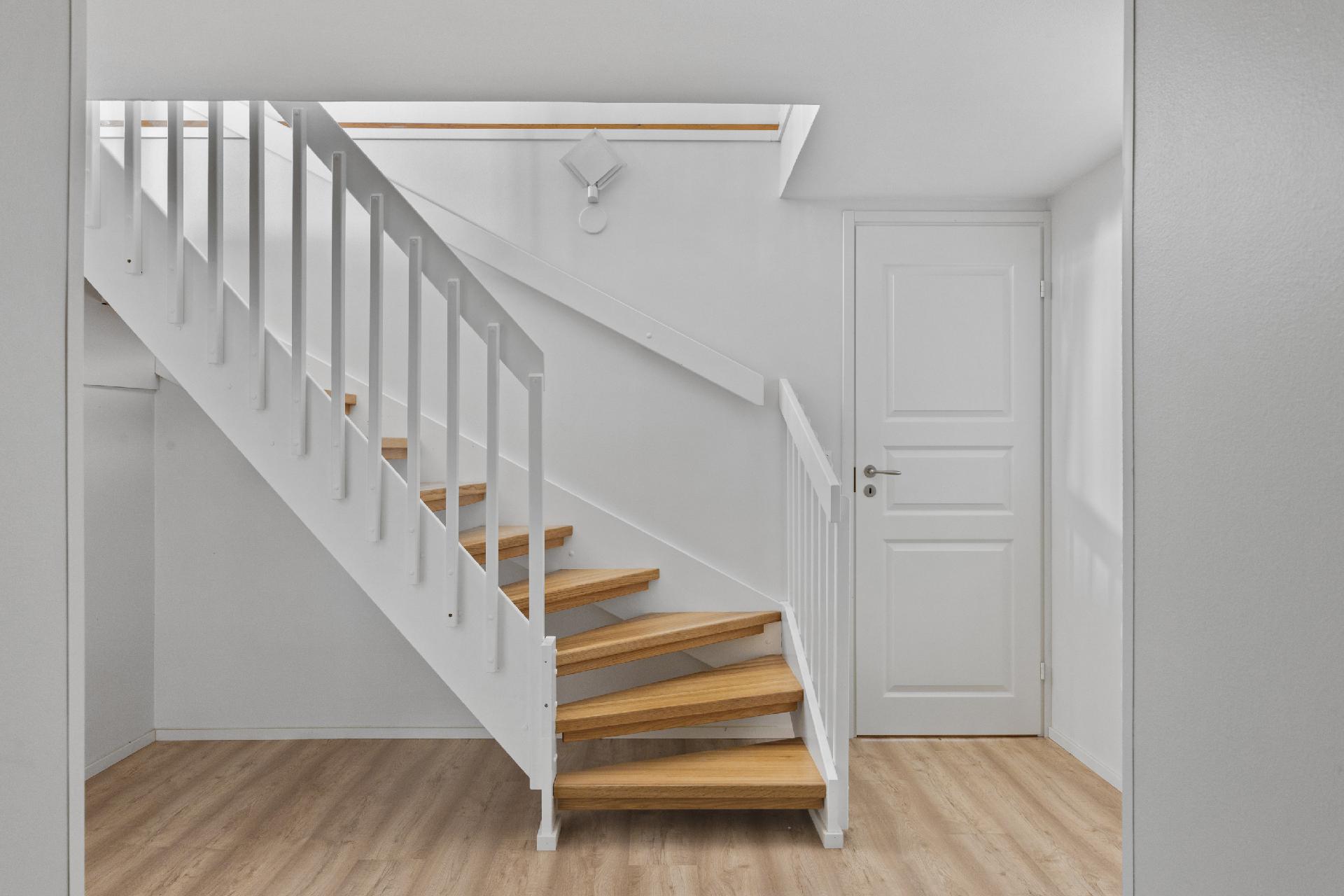 Päärynäpolku 5, Kavallinmäki, Espoo