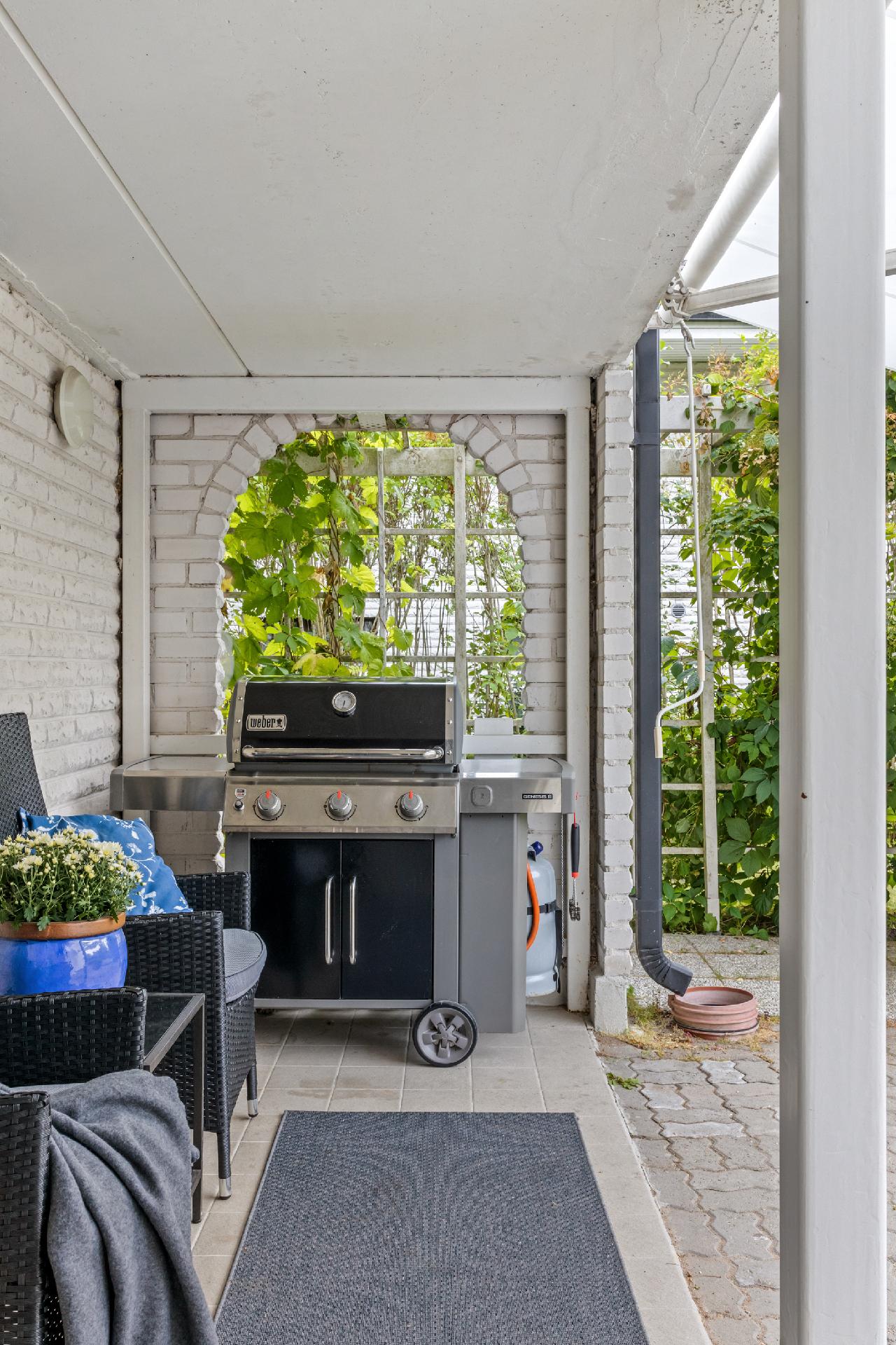 Päärynäpolku 5, Kavallinmäki, Espoo