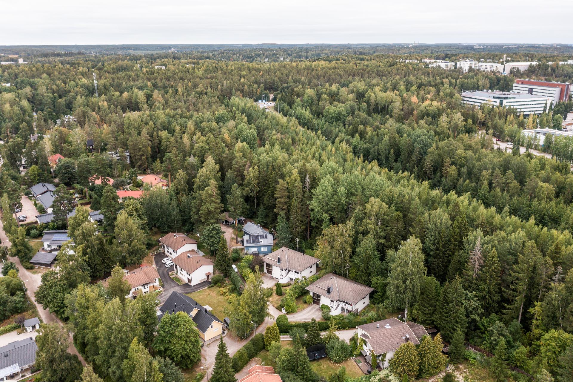 Erinomaiset palvelut ja yhteydet ovat lähellä