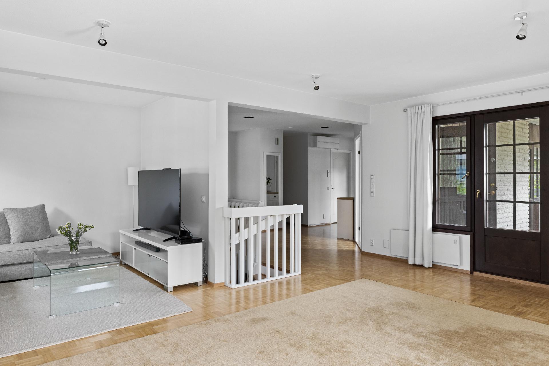 Päärynäpolku 5, Kavallinmäki, Espoo