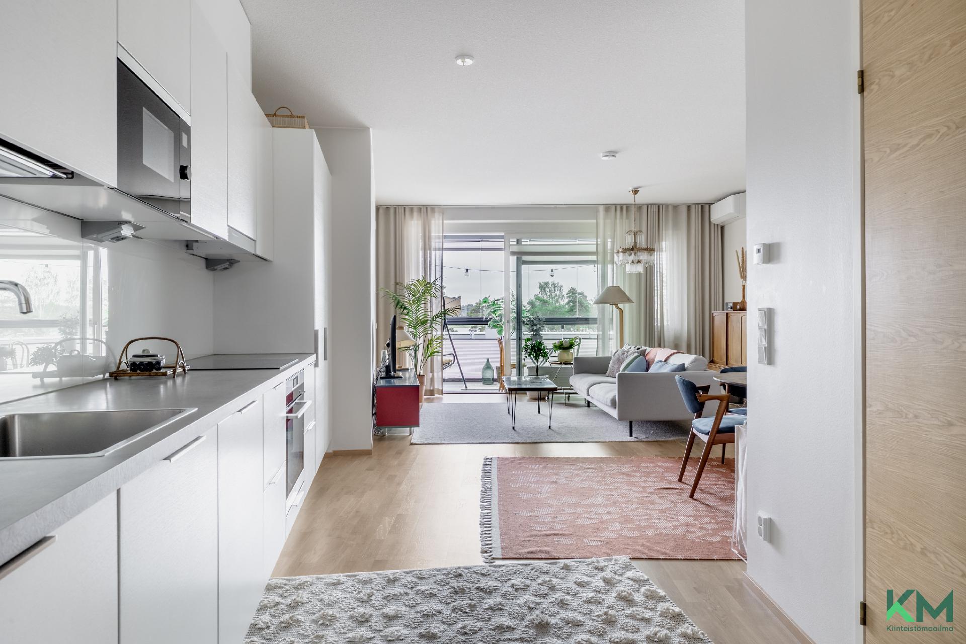 keittiö ruokailutila ja olohuone