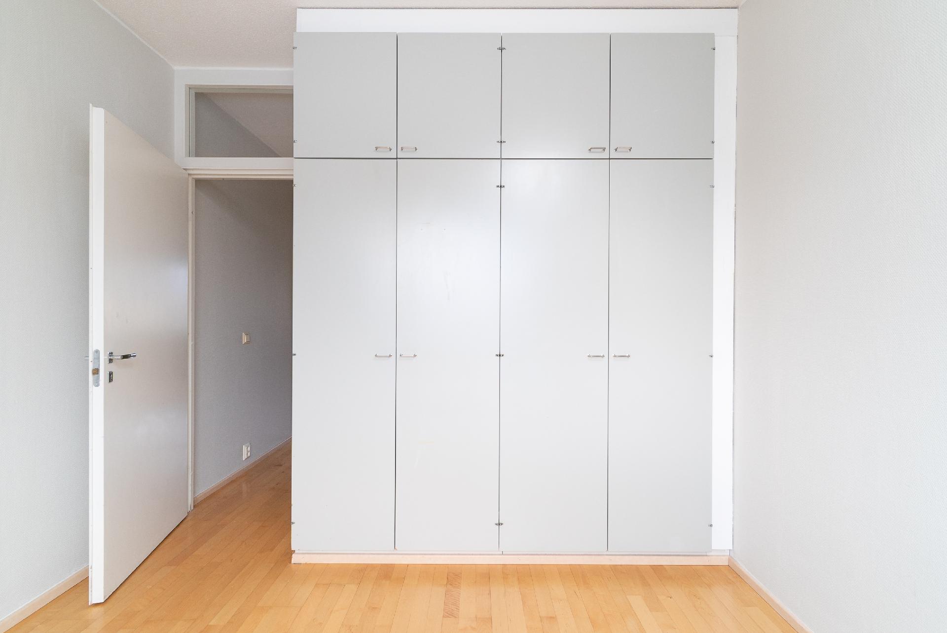 makuuhuoneen kaapisto