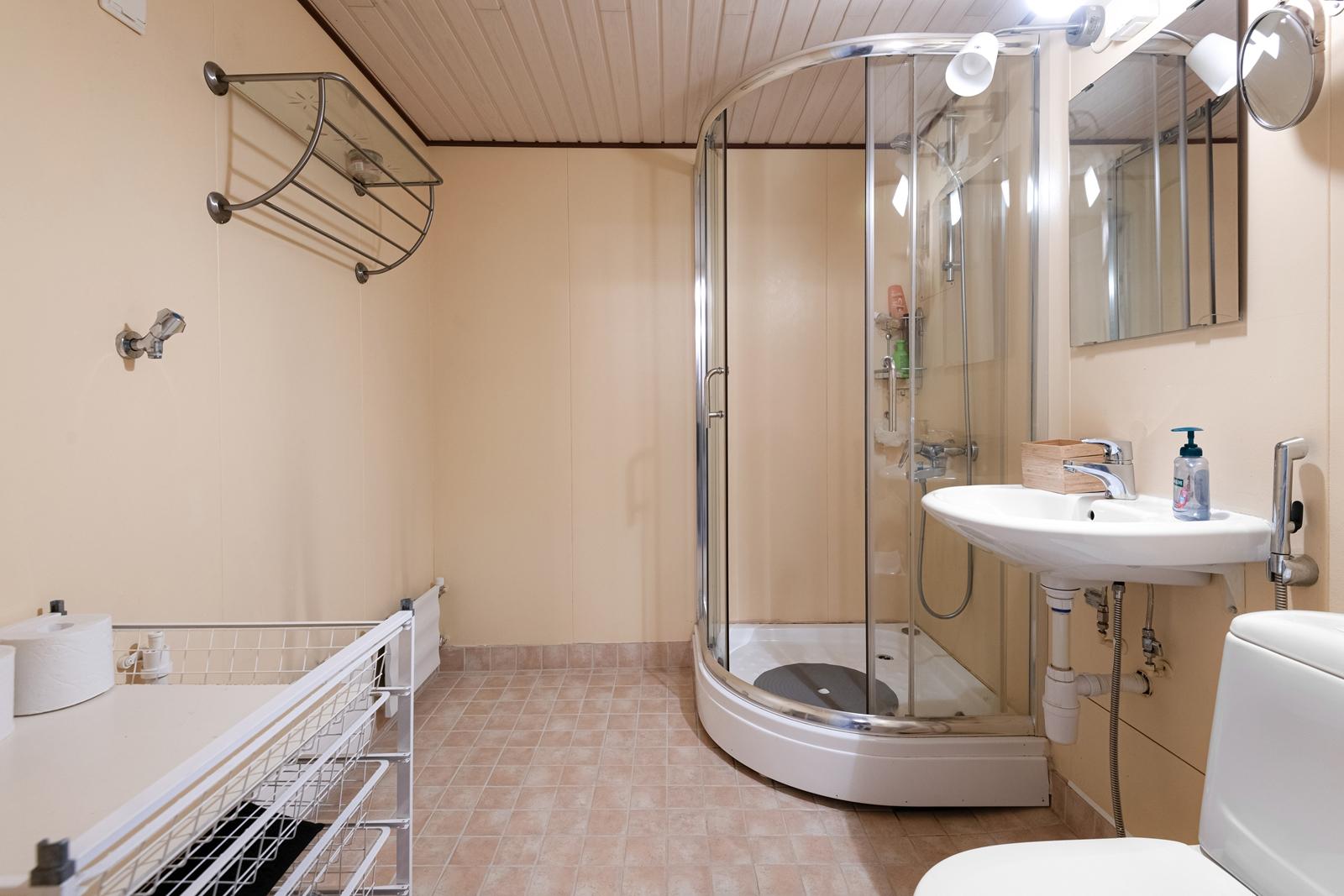 Teerisuontie 12, Malmi, Helsinki