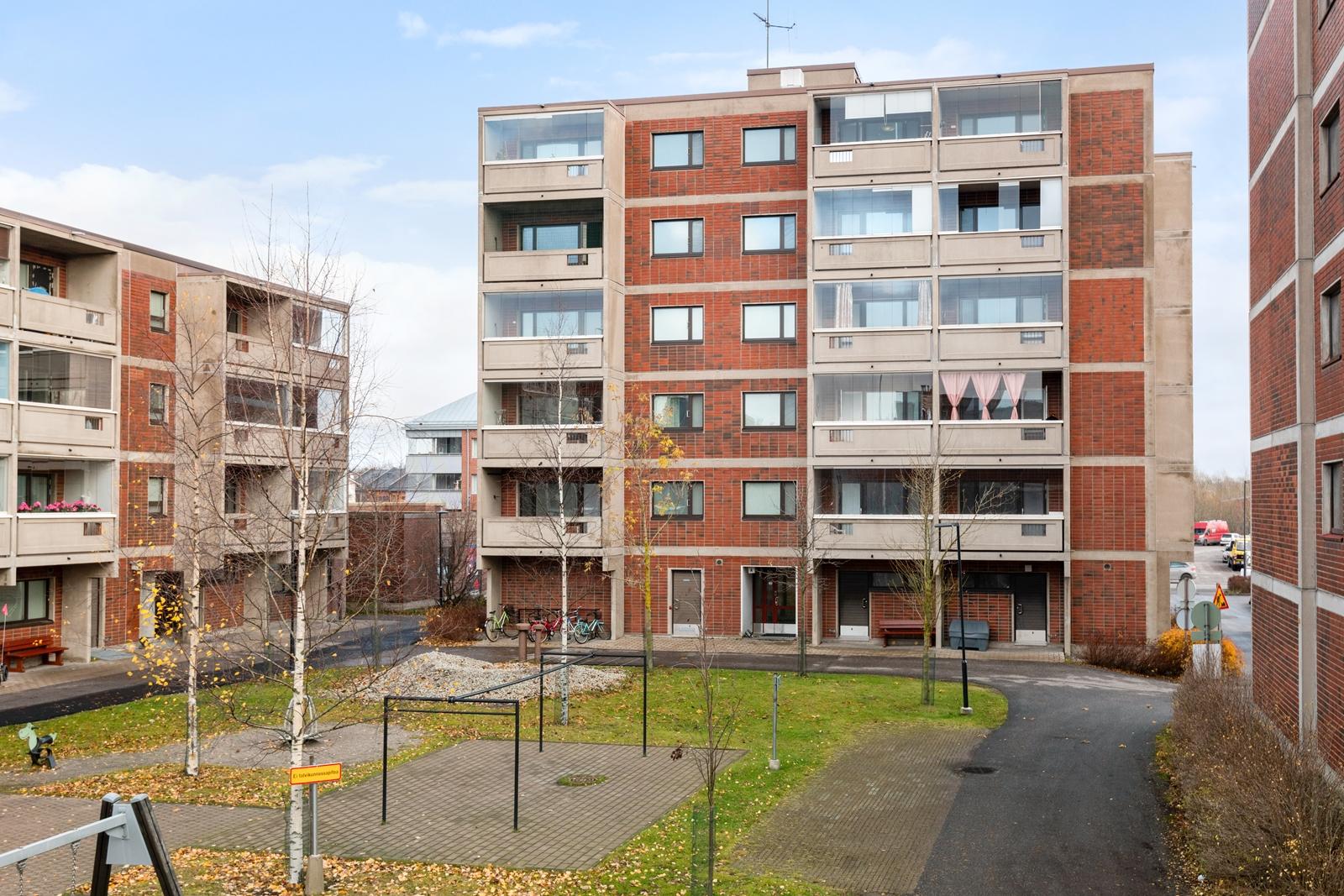 Teerisuontie 12, Malmi, Helsinki