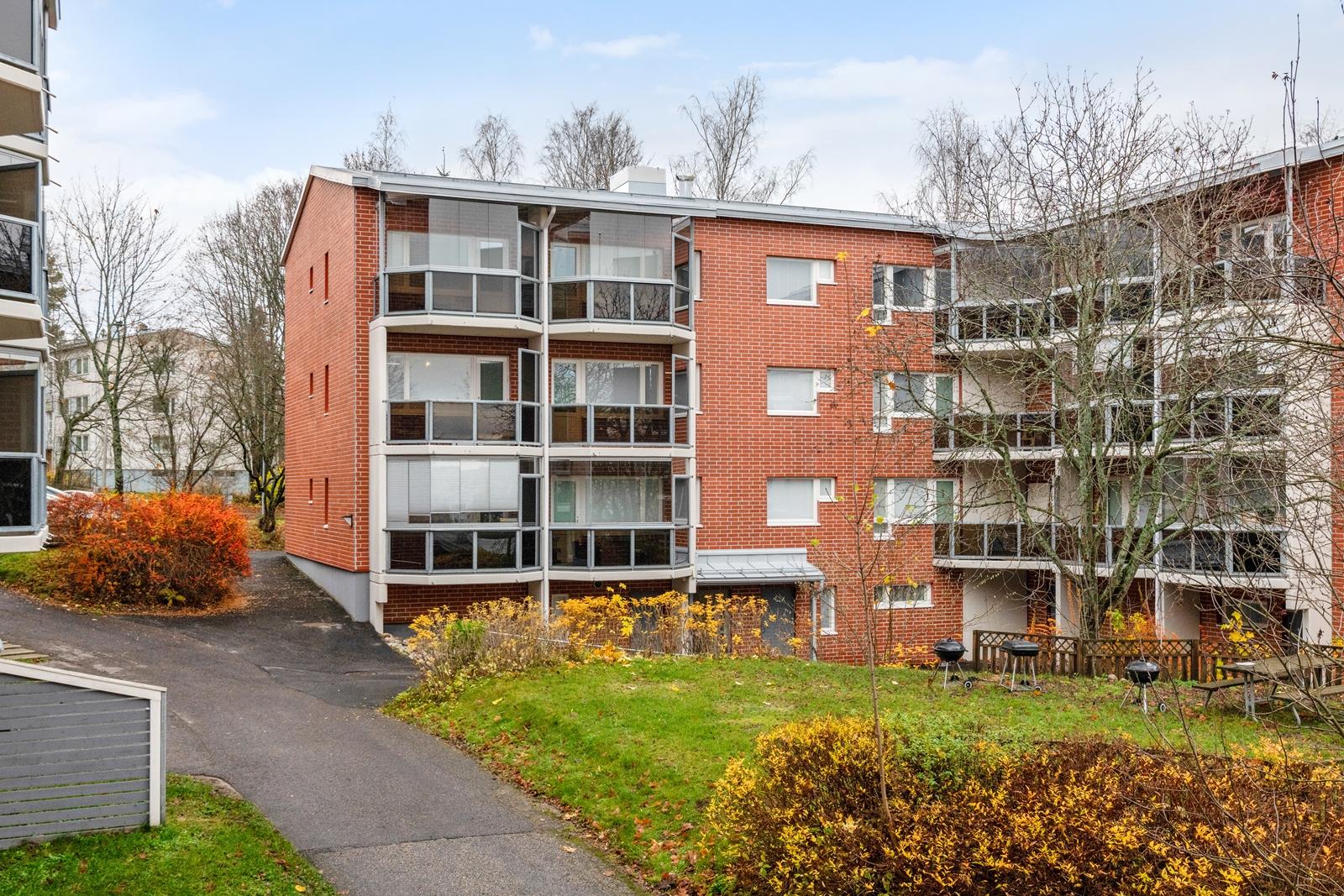 Anianpellontie 17, Ylä-Malmi, Helsinki