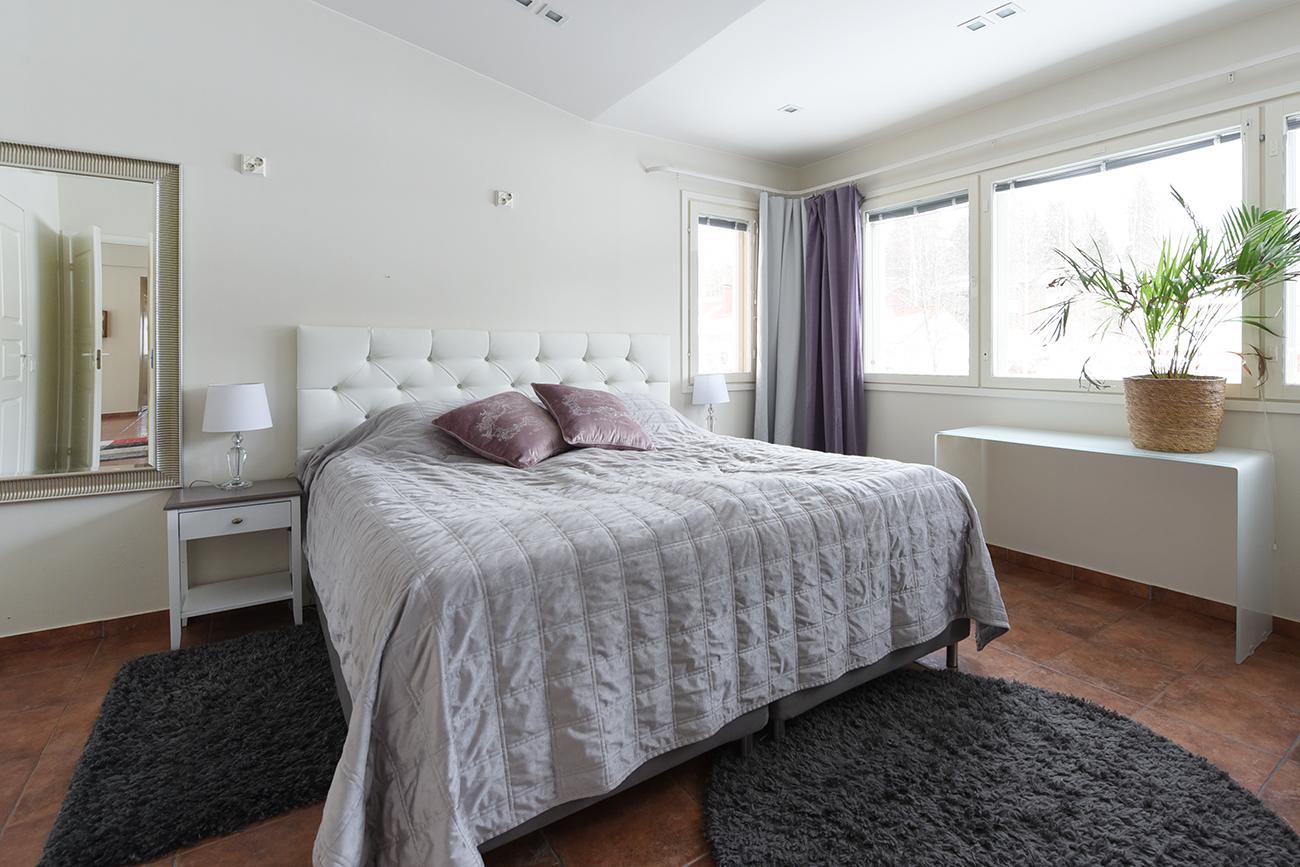 Yläkerran makuuhuone