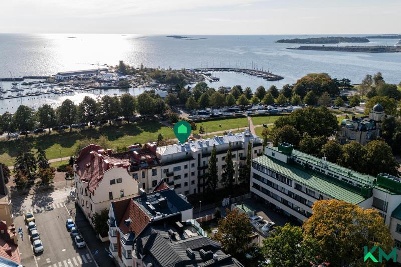 Asunnossa merinäkymät!