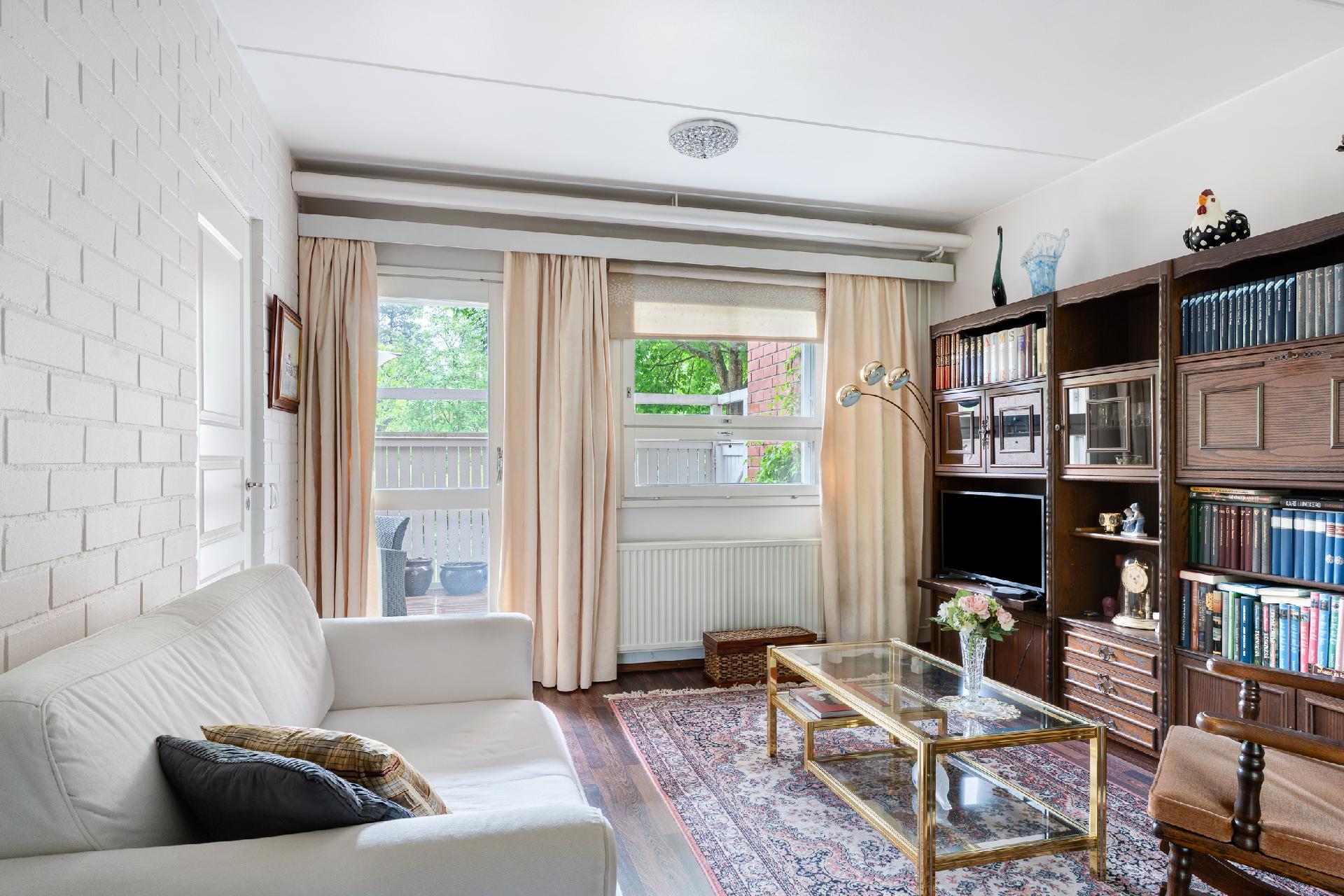 Veräjäkallionkatu 1, Leppävaara, Espoo