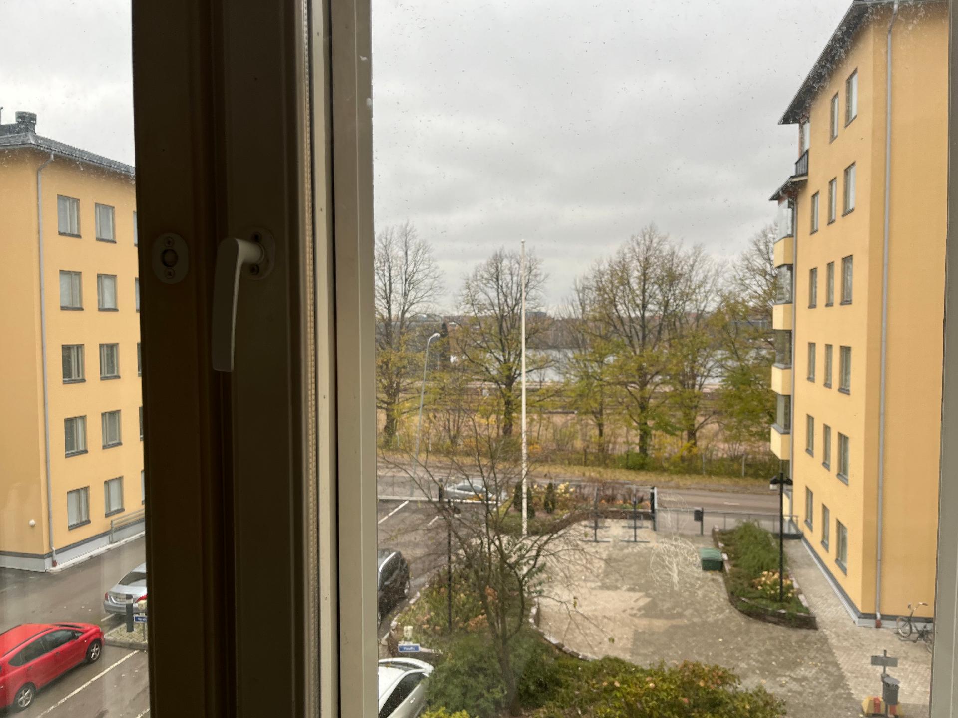 Korkeavuorenkatu 2-4, Kotkansaari, Kotka