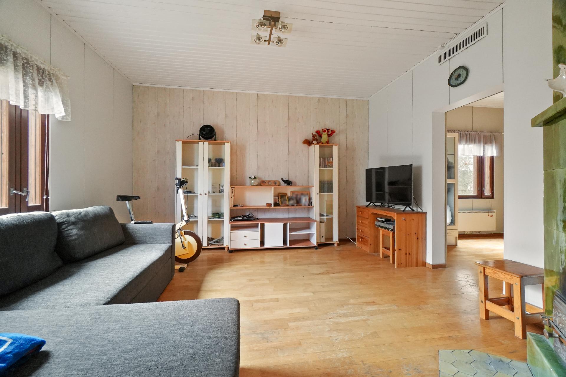 Muuntajankatu 13, Patastenmäki, Riihimäki