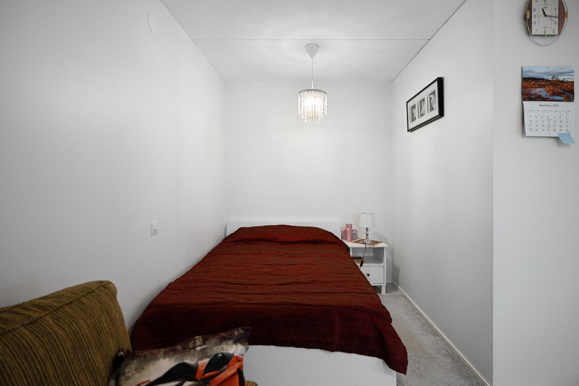 Alkovissa paikka sängylle