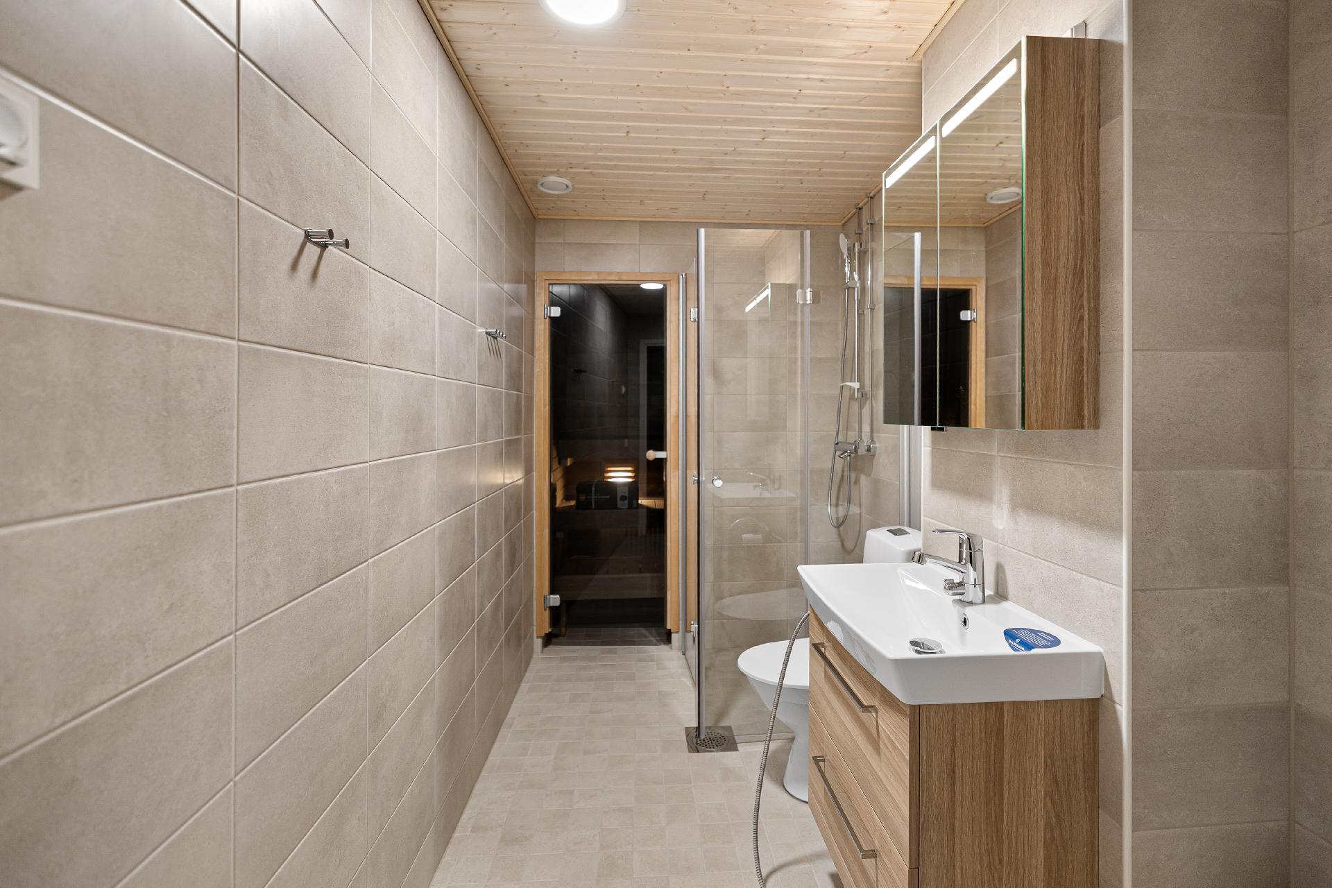 Juuri valmistunut kylpyhuoneremontti