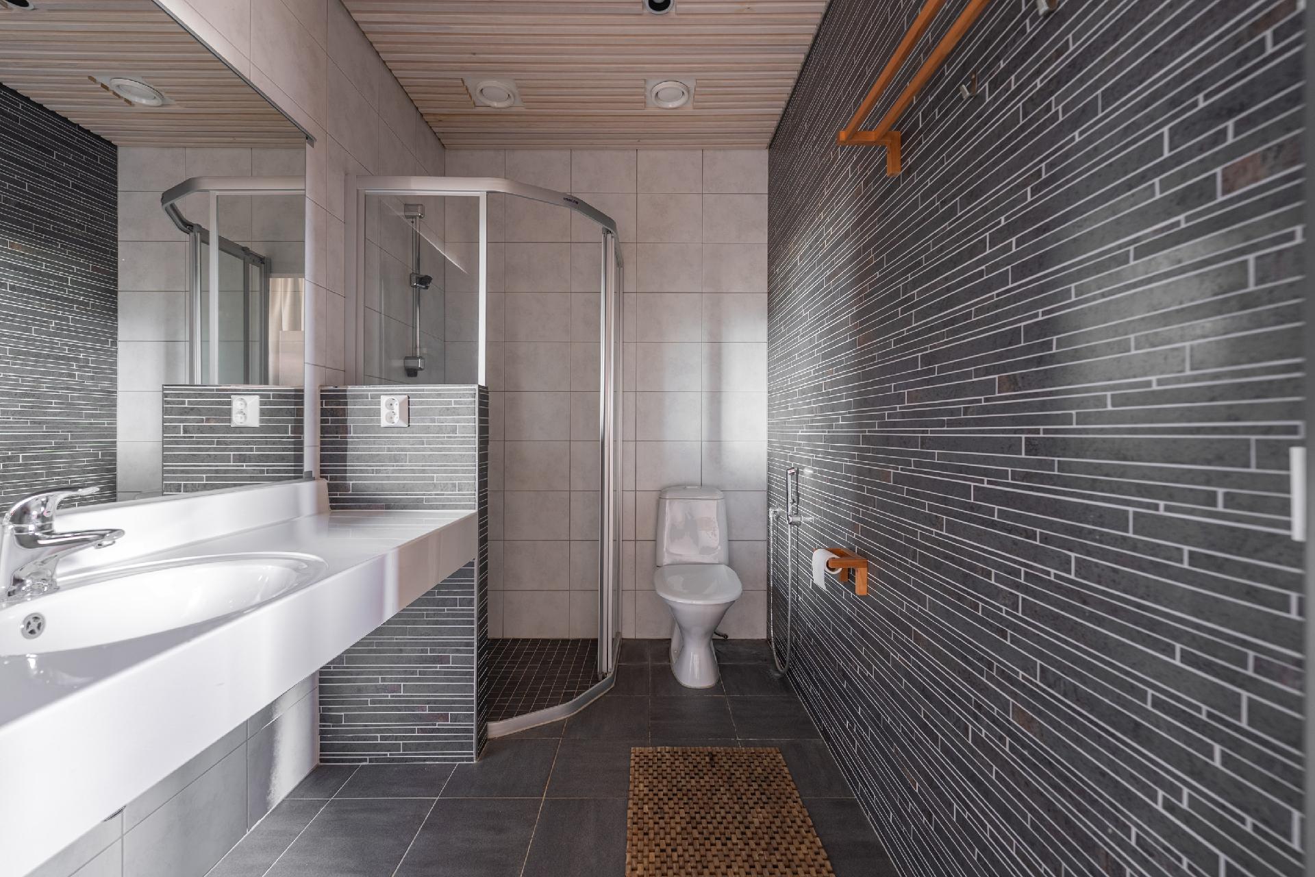 Majoitushuoneen kylpyhuone