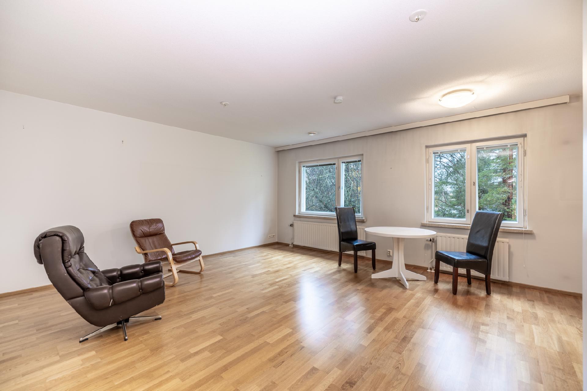 Rovastinkuja 1, Kangasniemi