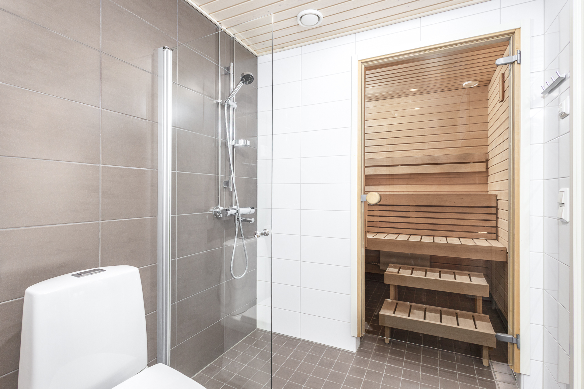 Kylpyhuone/sauna