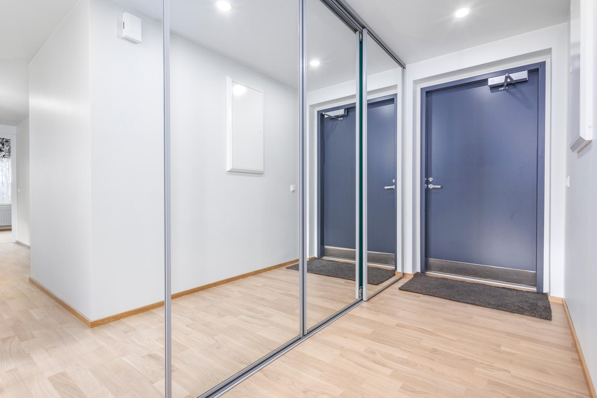 Etisen liukuovikaapit