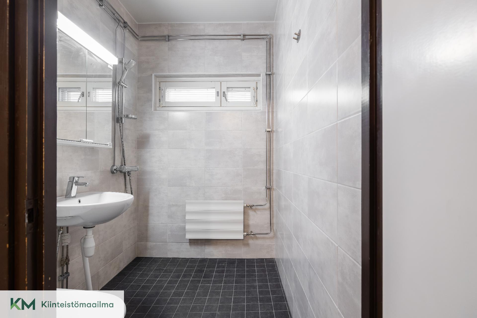 Kylpyhuone uusittu vasta 2021