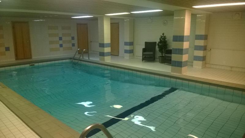 taloyhtiön uima-allas