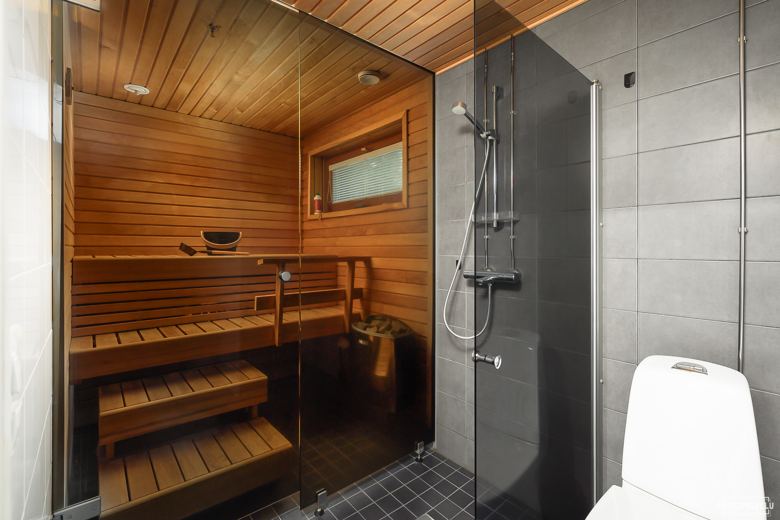 Kylpyhuone ja sauna