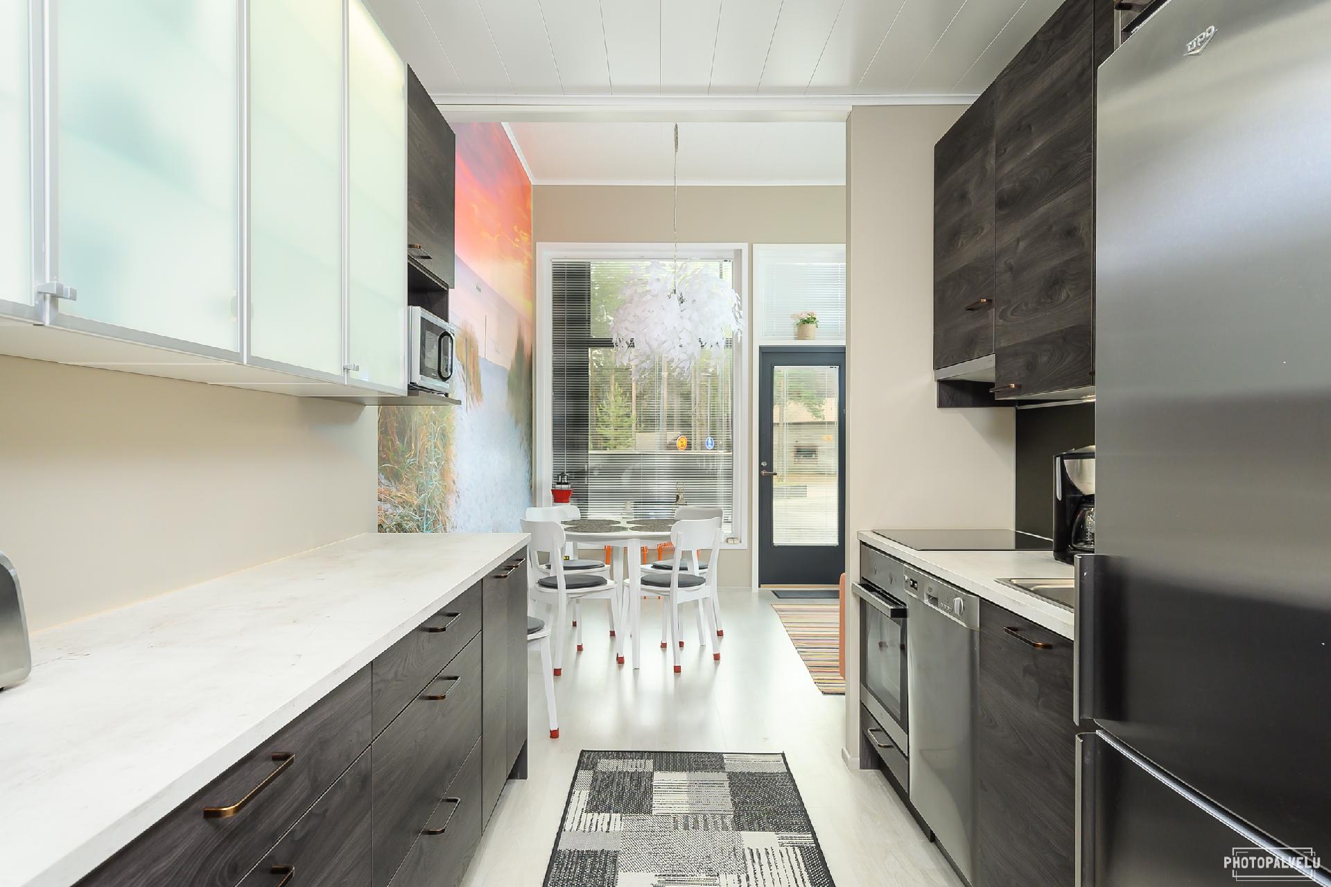 Huusholli-keittiön huolella valitut kaapistot