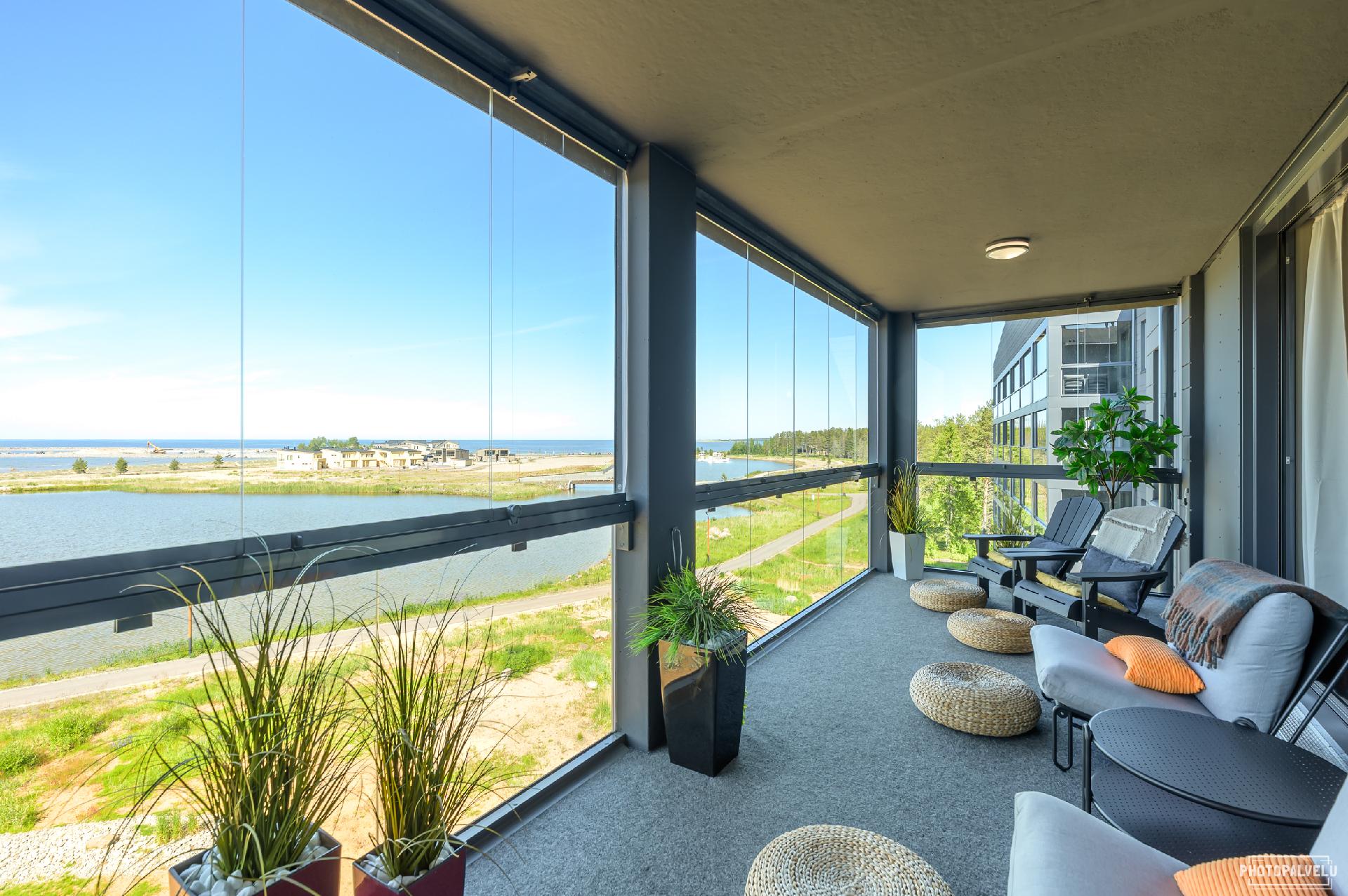 Näkymä isolta parvekkeelta