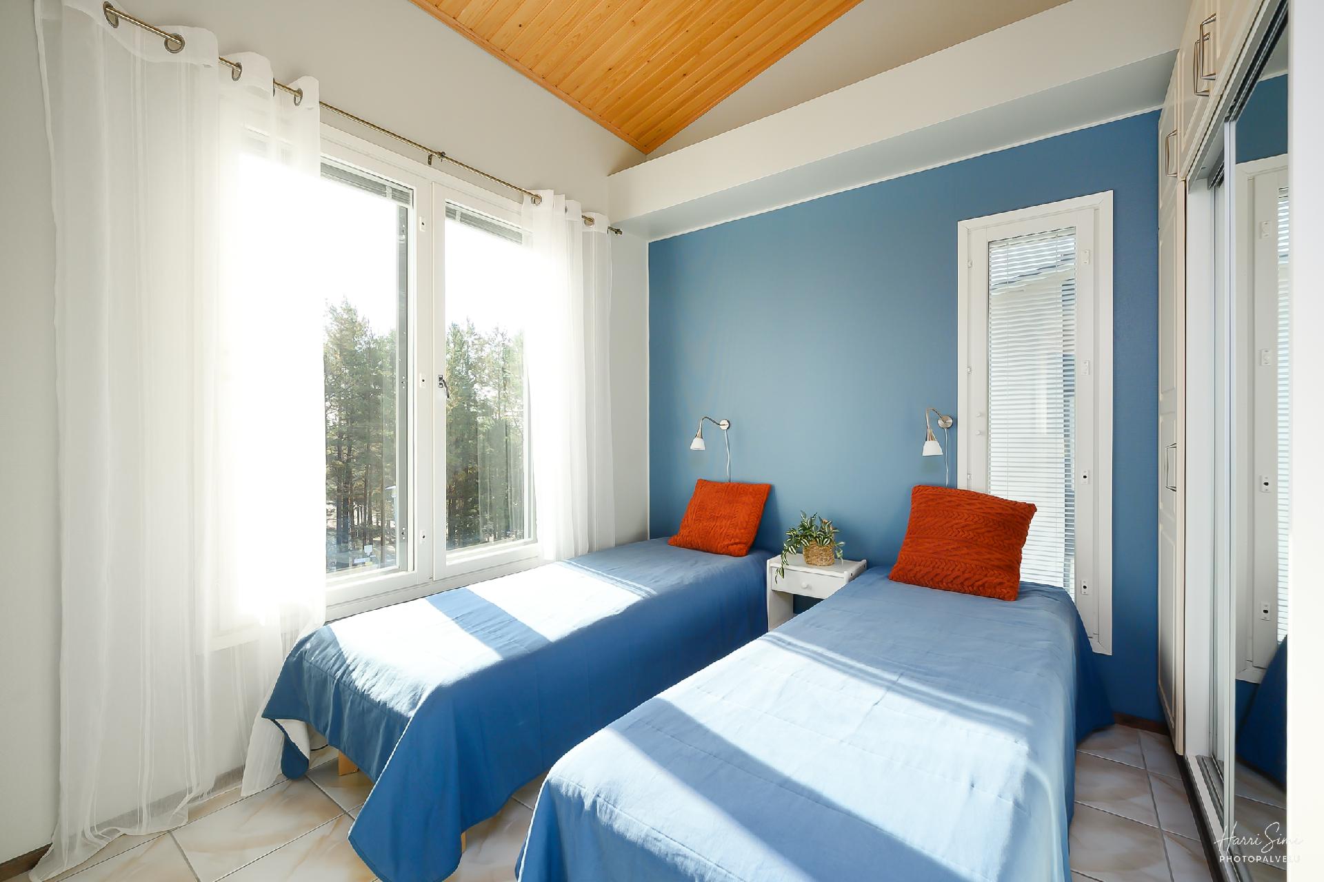 Alakerran toinen makuuhuone