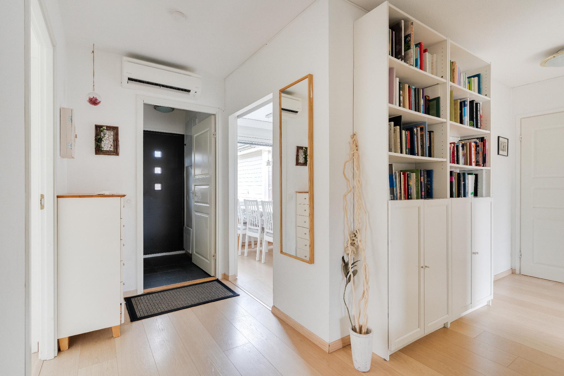 Kirvestie 24, Heikinlaakso, Helsinki