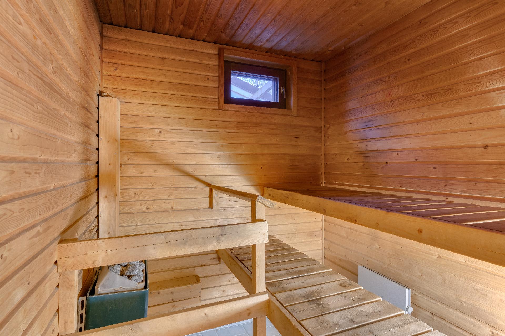 Kirvestie 24, Heikinlaakso, Helsinki