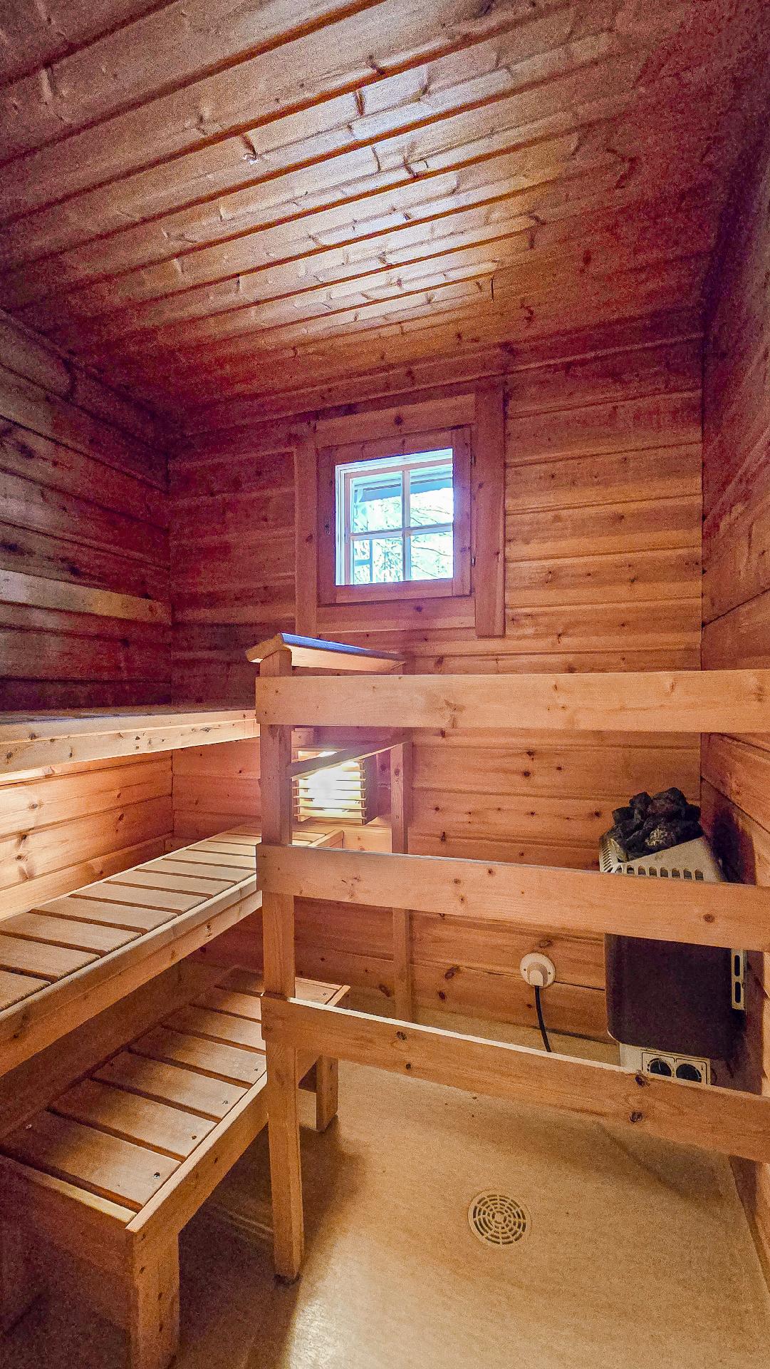 Sähkölämmitteinen sauna