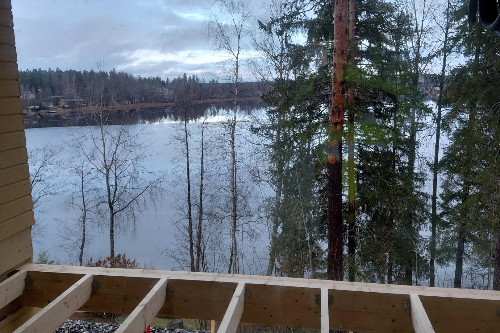 Näkymä huoneiston 2 olohuoneesta