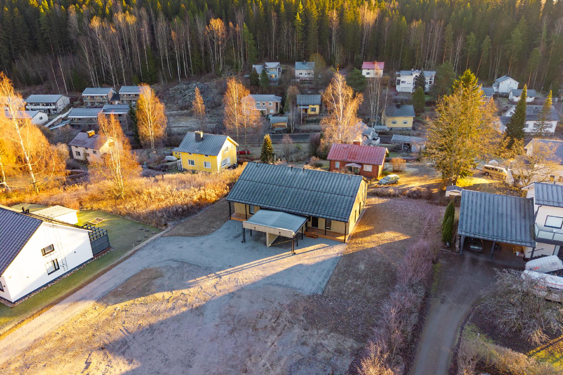 Alalahdentie 10, Ristonmaa, Jyväskylä