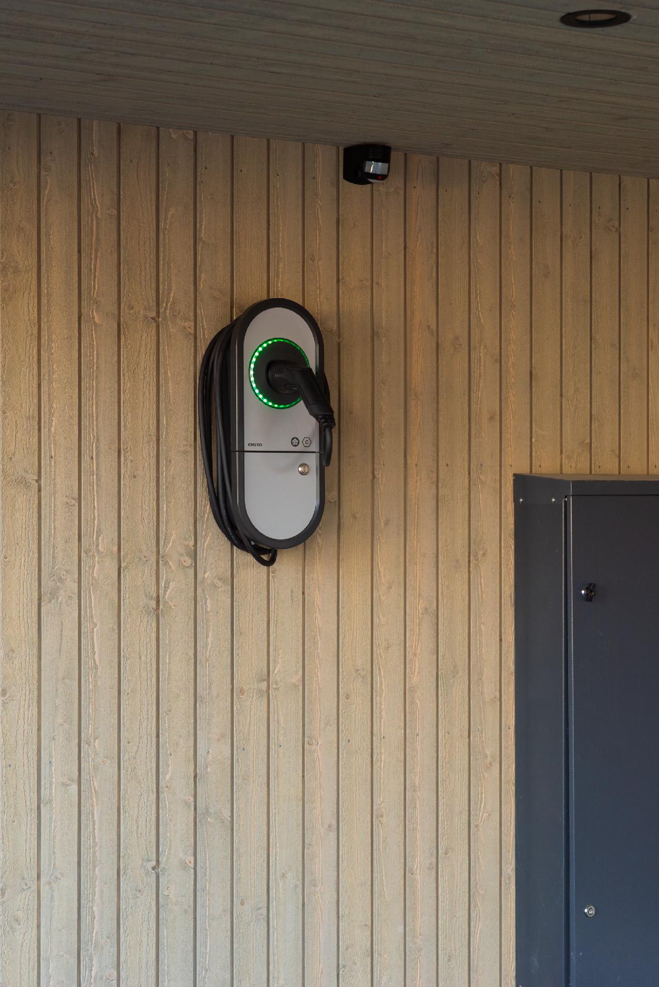 Sähköauton latausasema