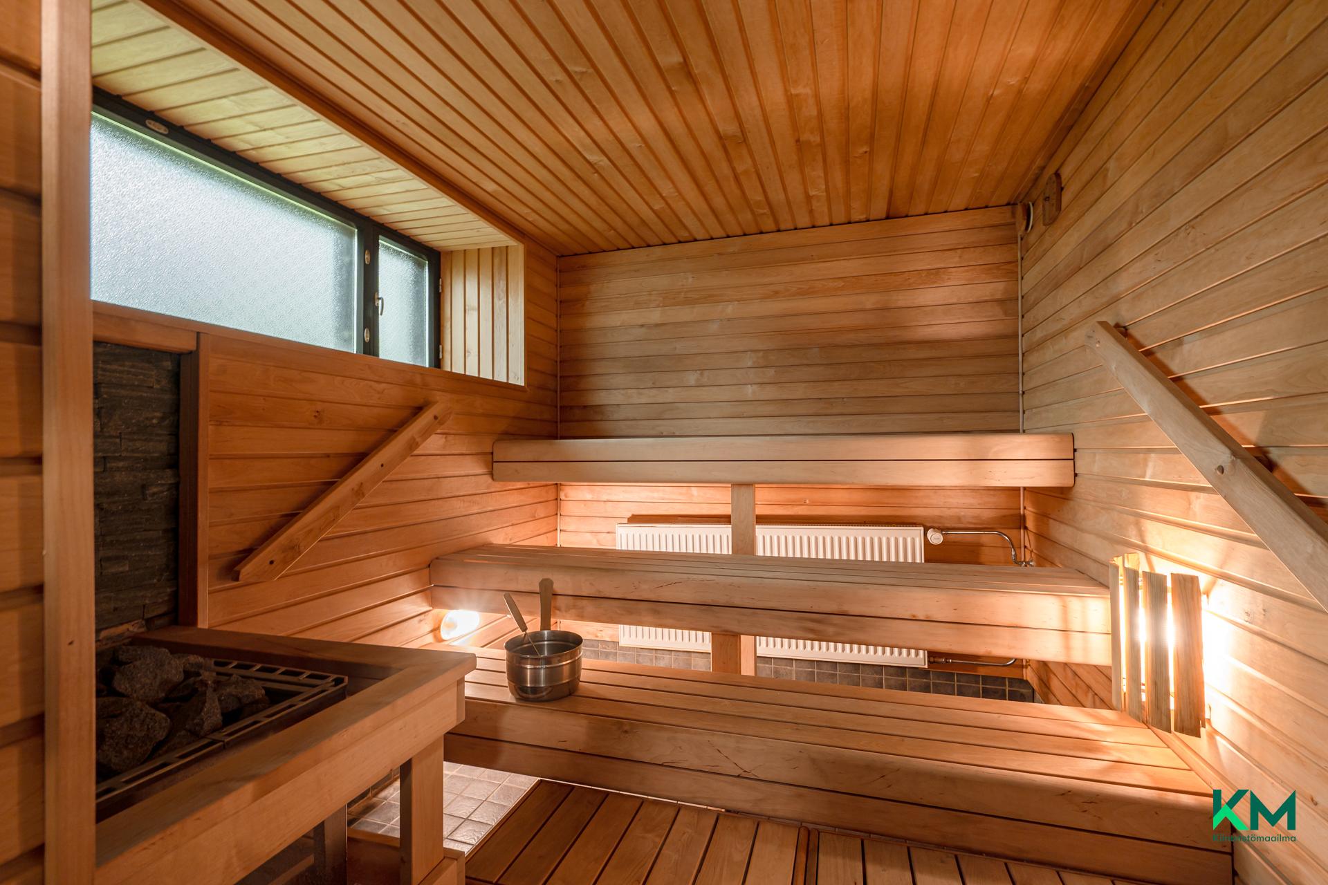 Yhtiön saunaosasto talo 5:ssä