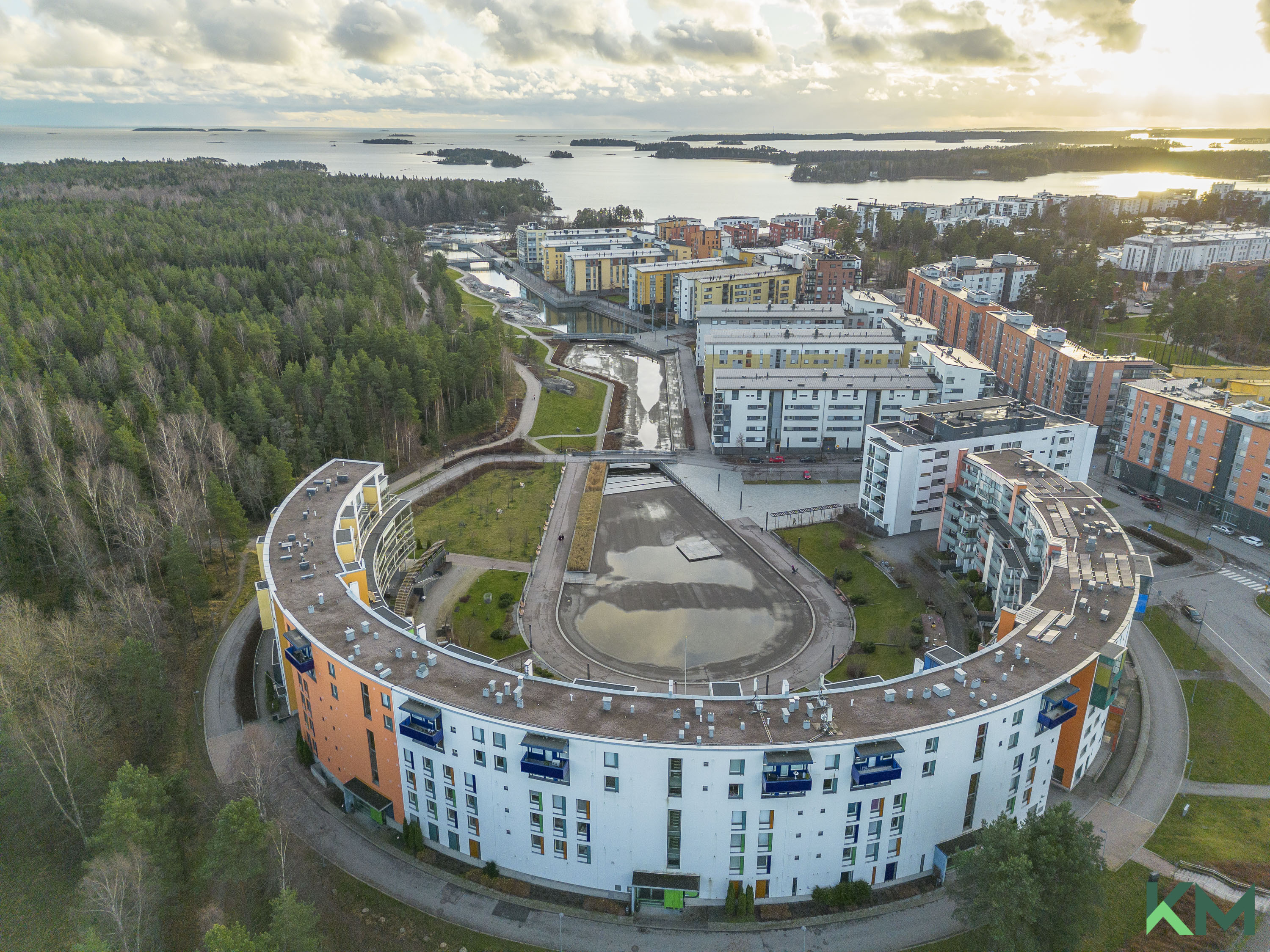 Aurinkorannalle lyhyt kävelymatka, Uutelan satumainen luonto ihan vieressä