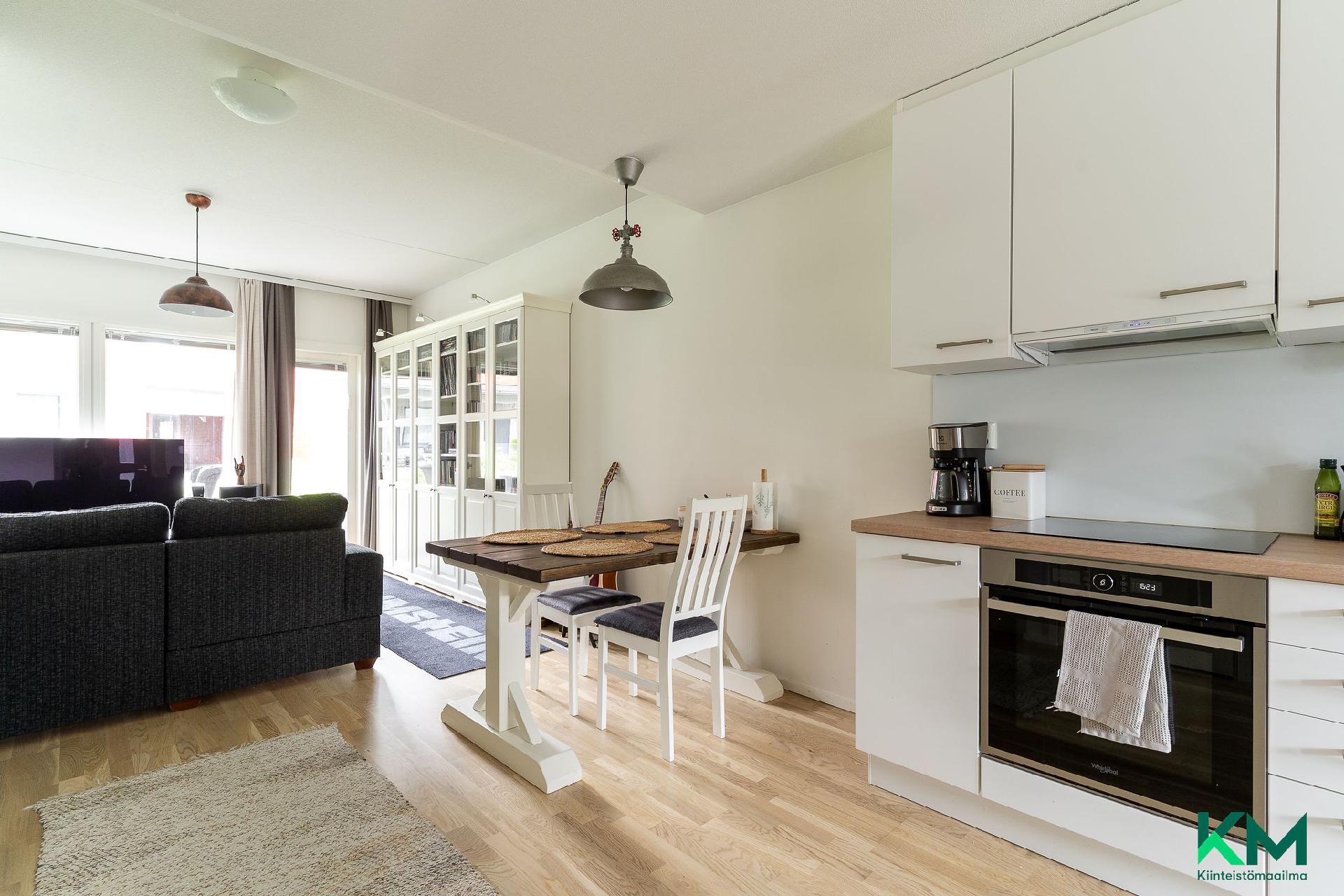 Heinurinkuja 6, Lintuhytti, Tampere