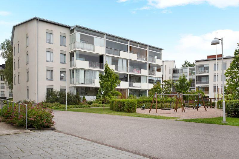 Luutnantinpolku 6, Malminkartano, Helsinki