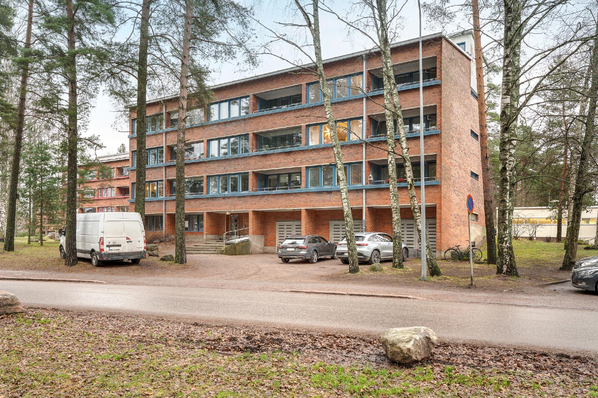 Menninkäisentie 5, Tapiola, Espoo