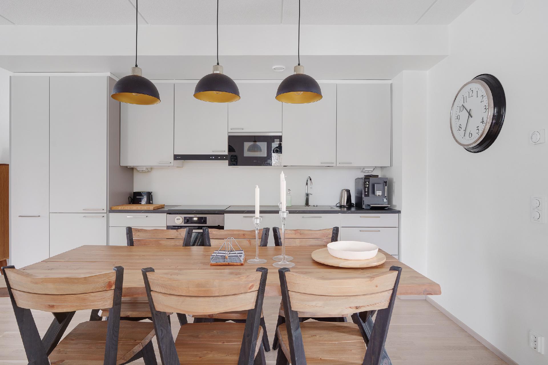 Armas Launiksen katu 14, Leppävaara, Espoo