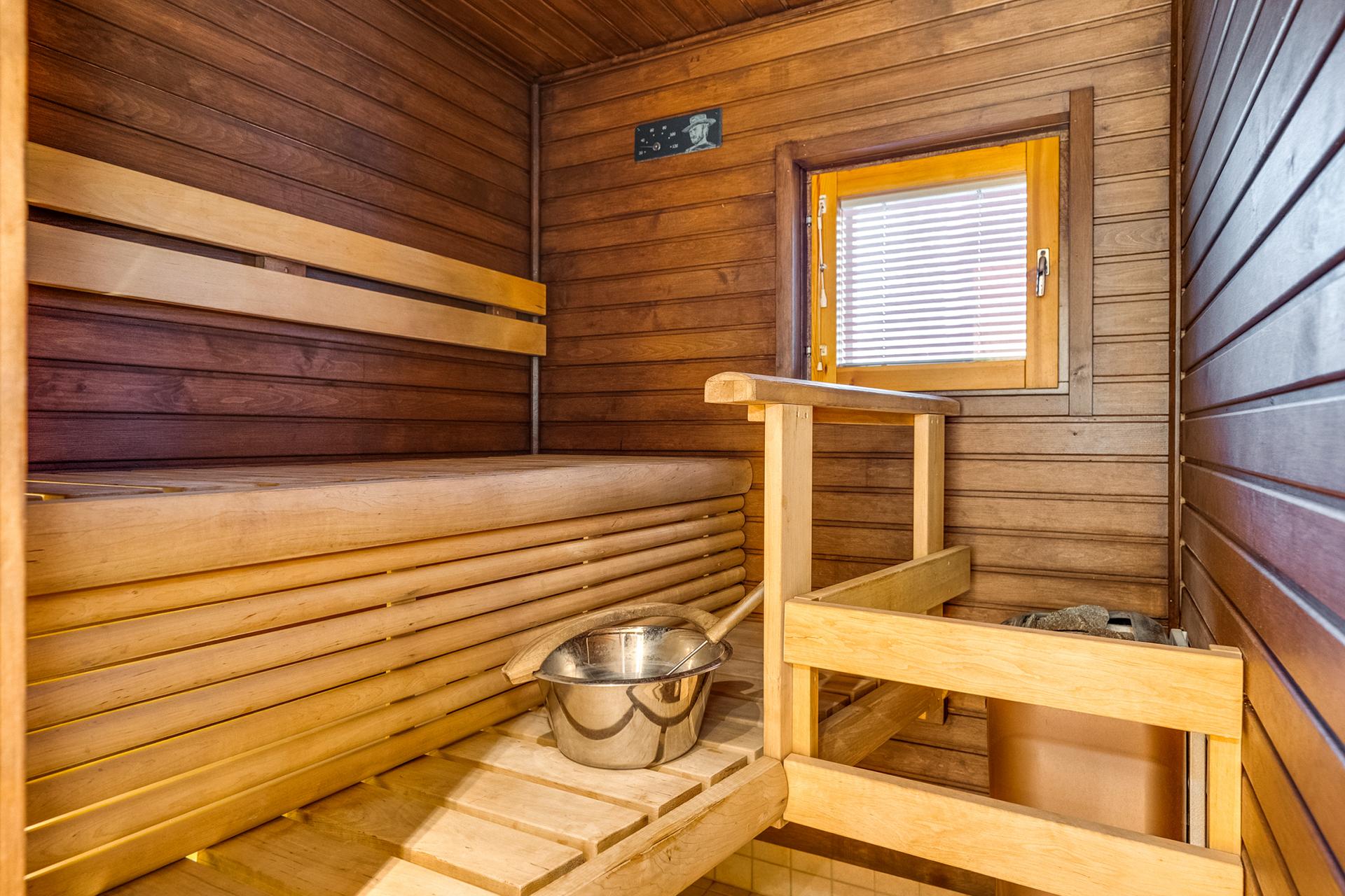 Viihtyisä sauna
