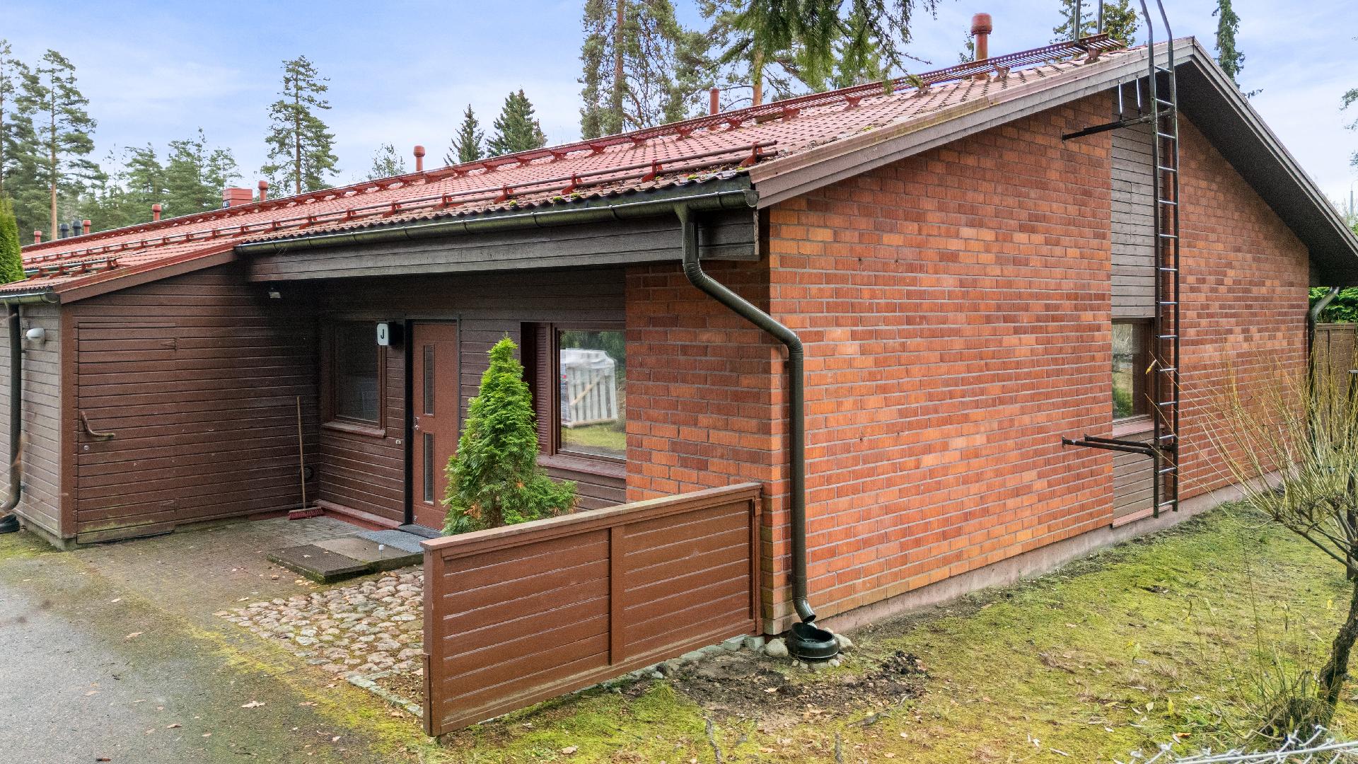 Haukitie 2, Lehtomäki, Kouvola