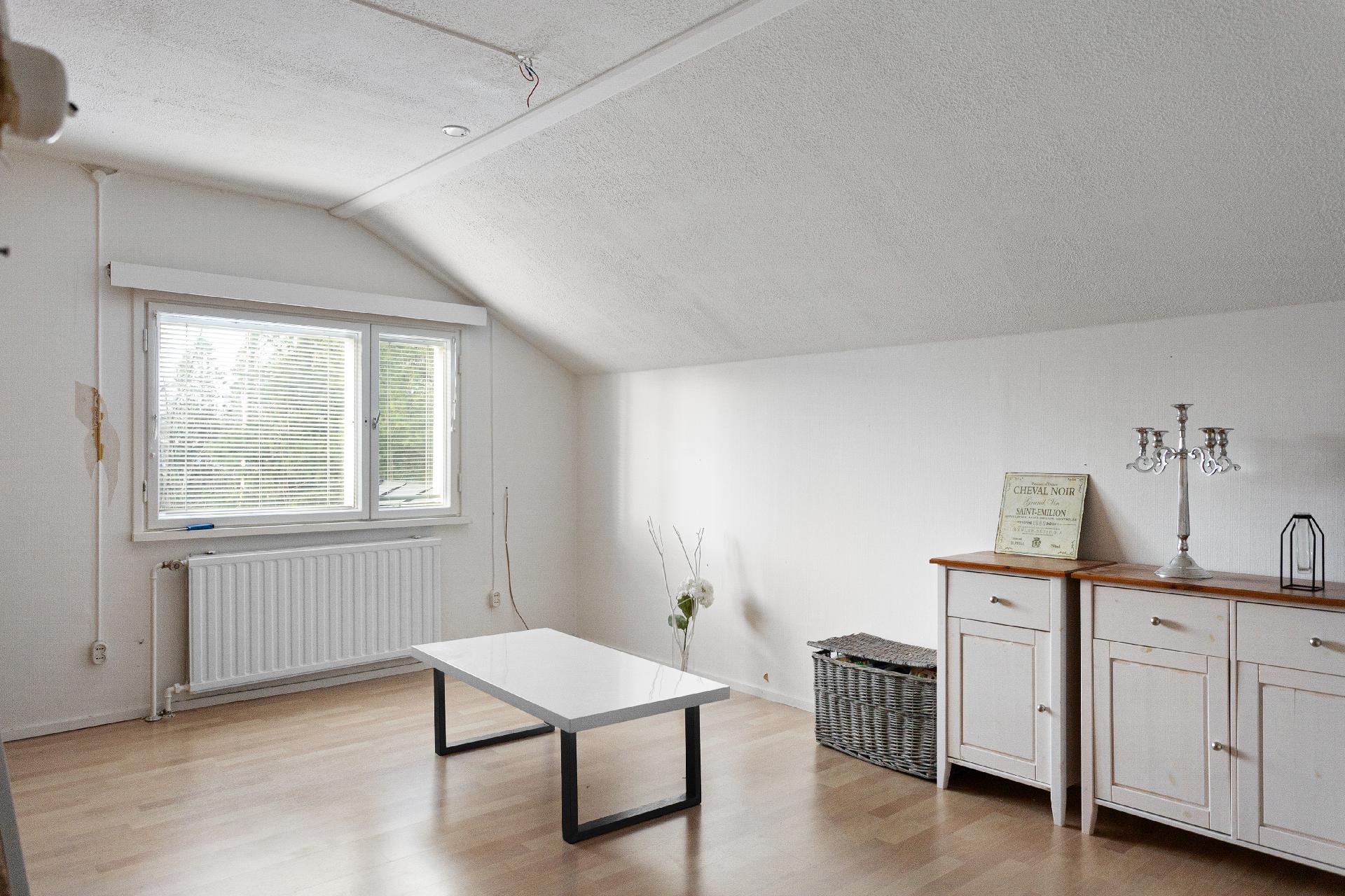 Yläkerran makuuhuone