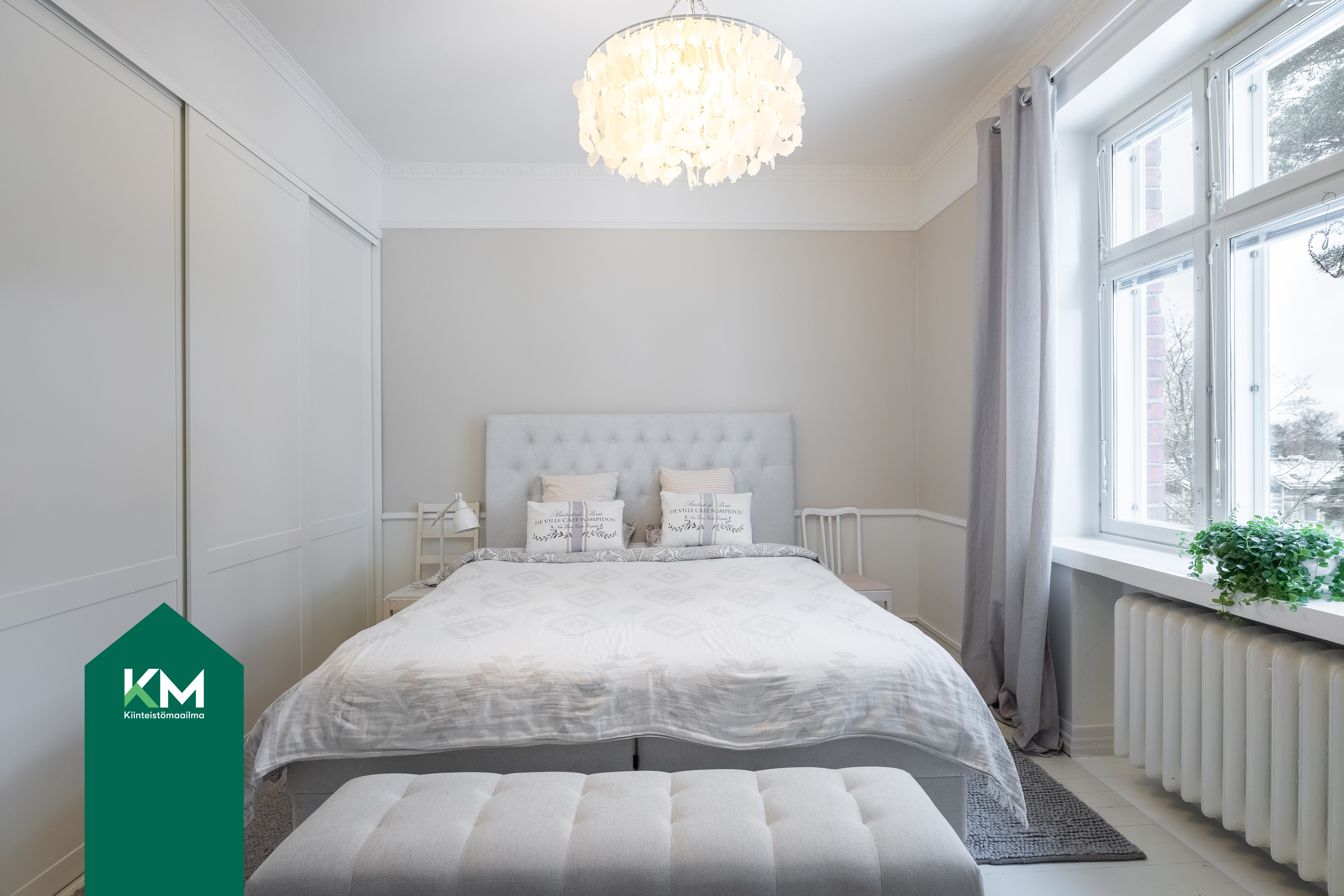 Päämakuuhuone on talon sisäpihan puolella.