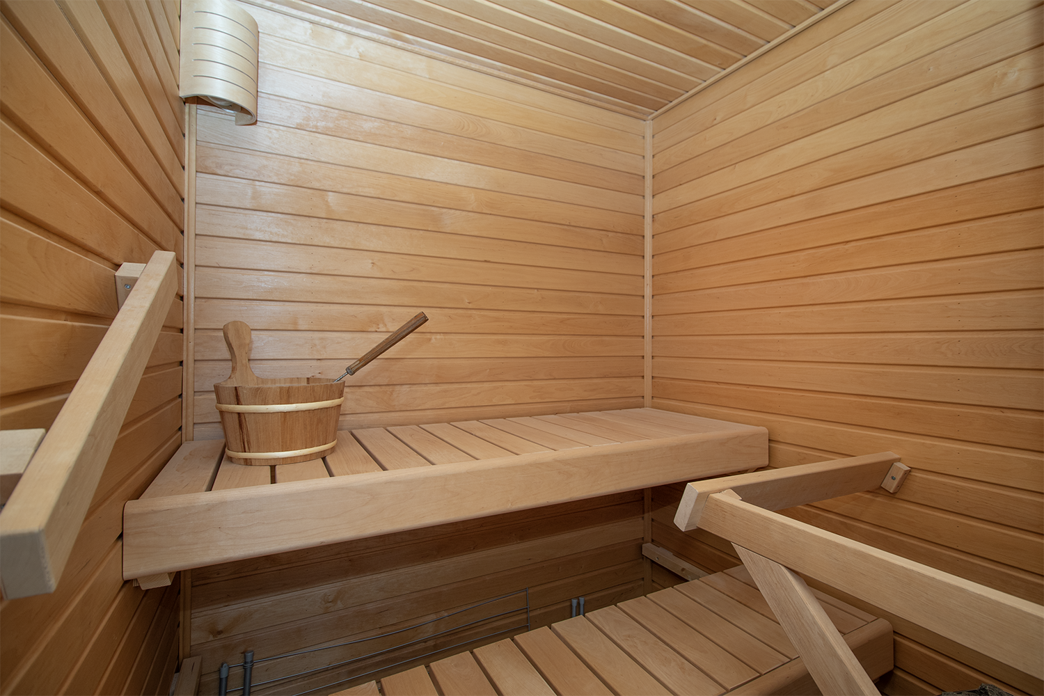 Sauna uutta vastaavassa kunnossa!