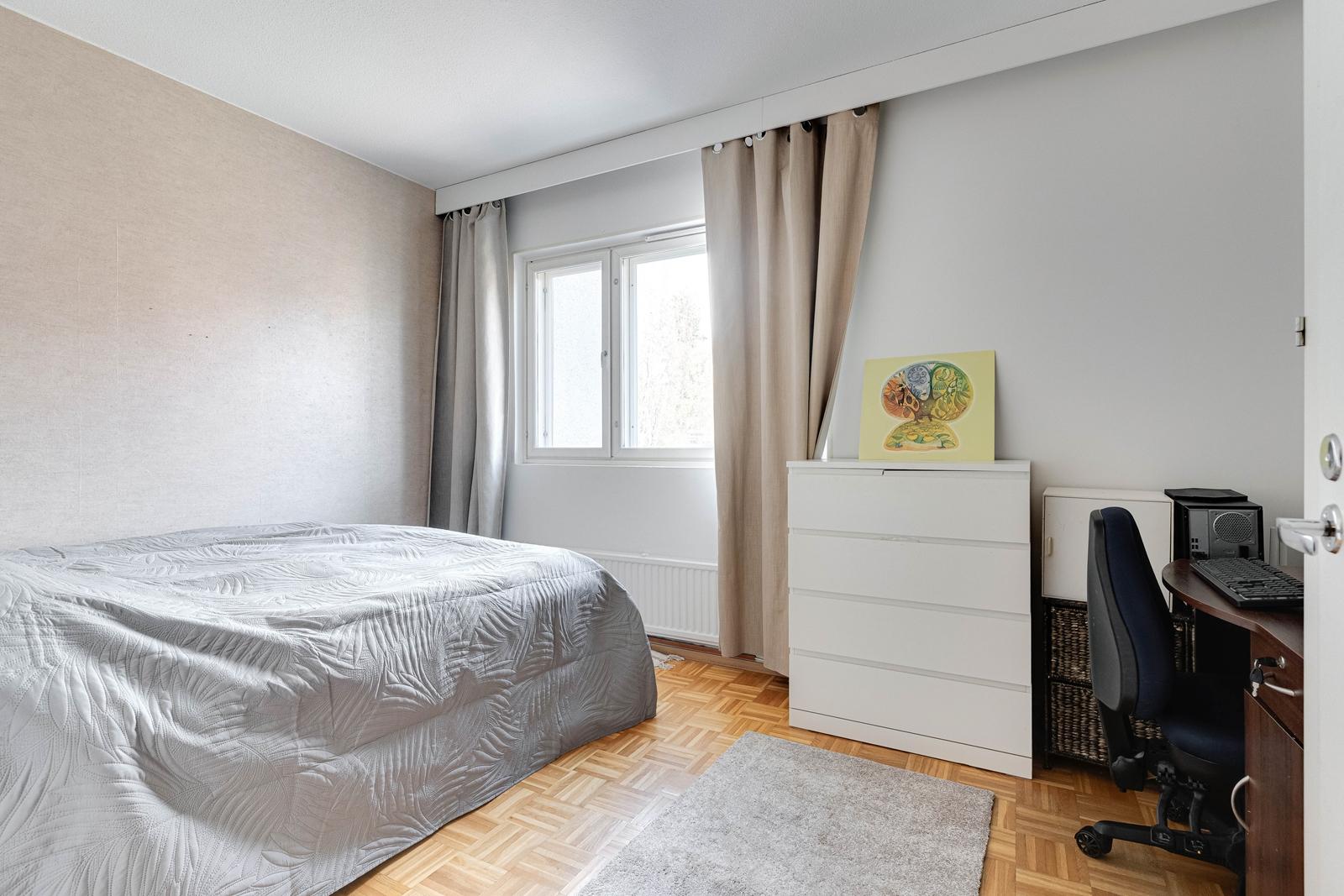 Eskolantie 8-10, Pukinmäki, Helsinki