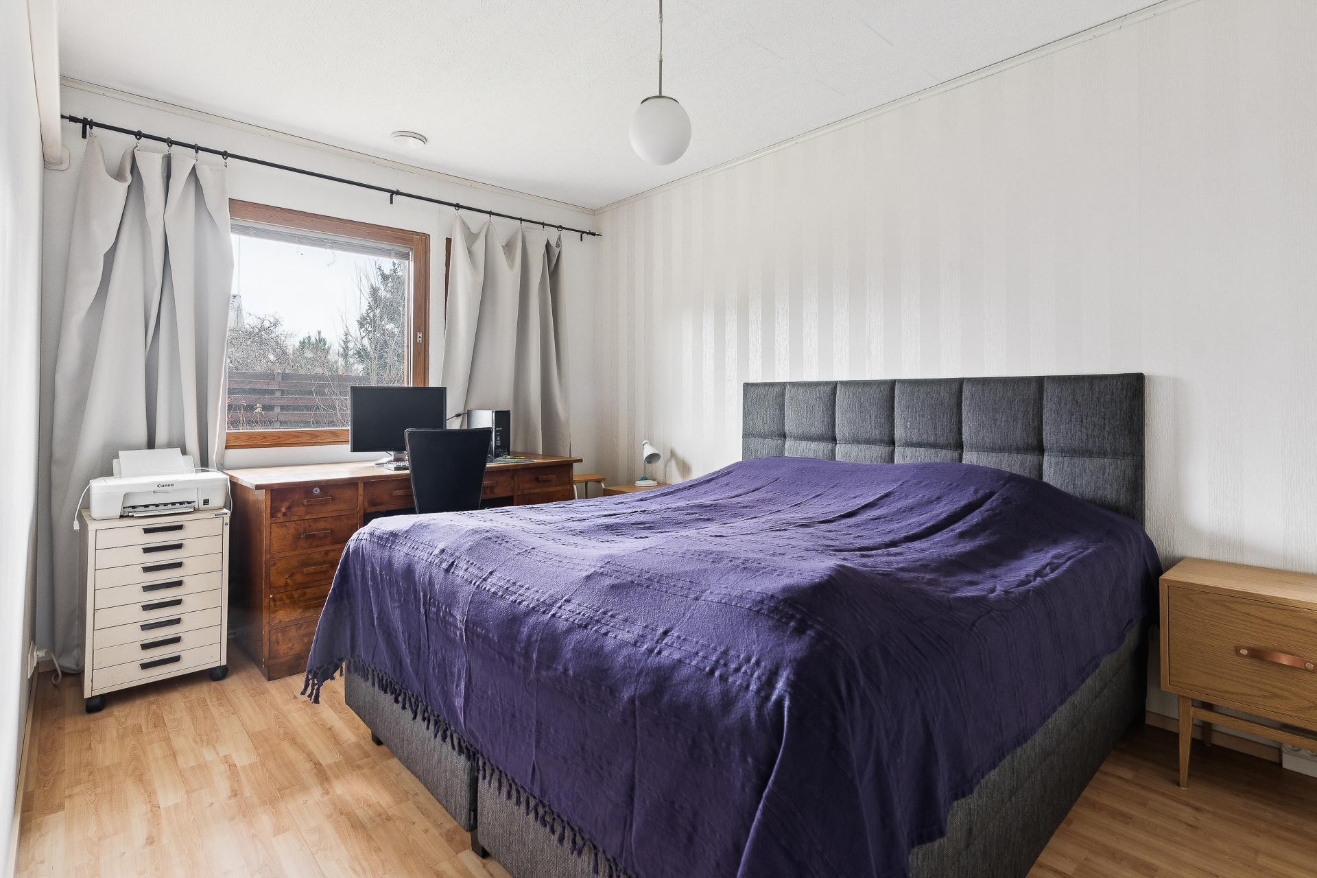 Suurin makuuhuone on todella tilava