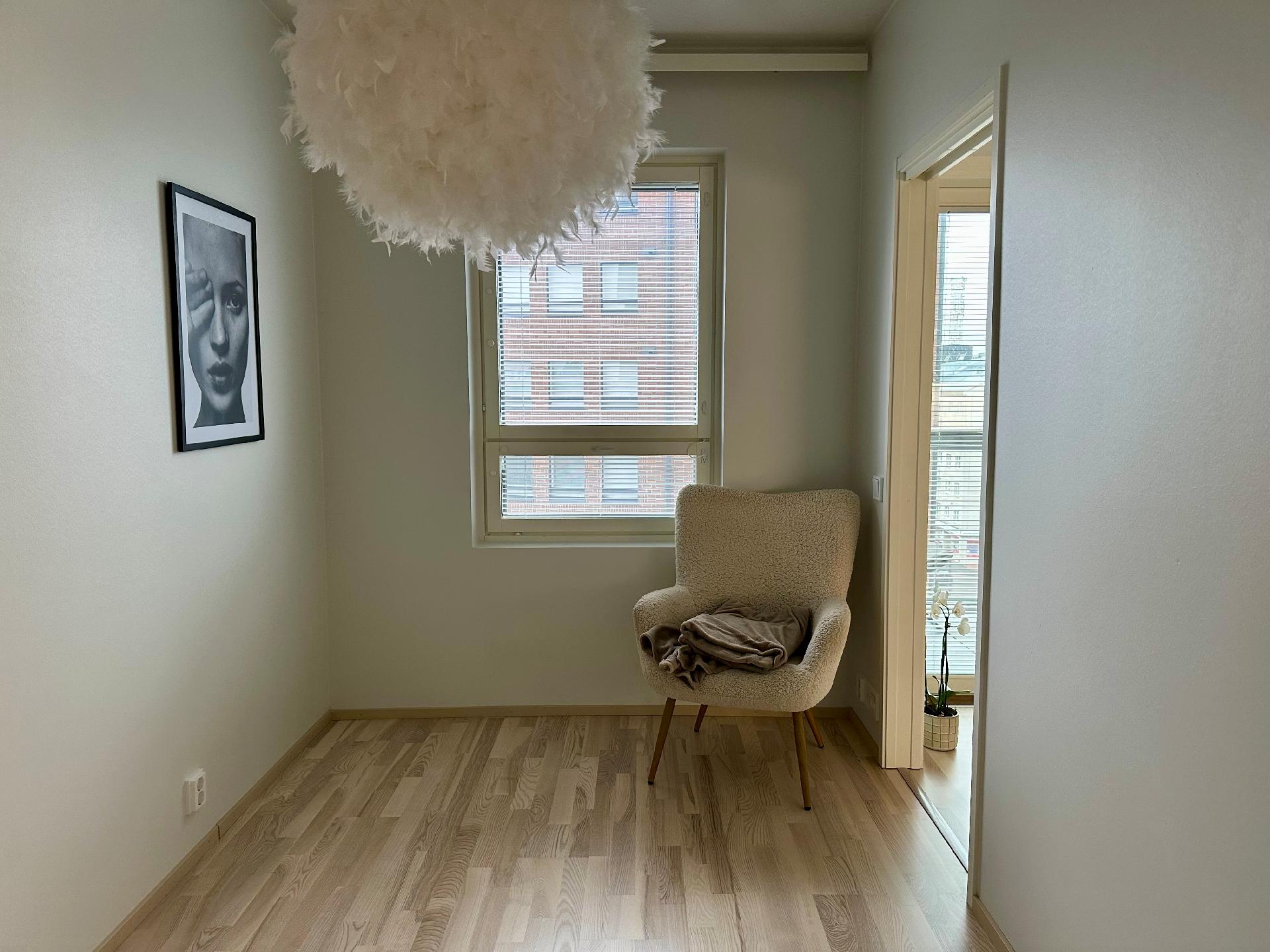 Rautatienkatu 1, Keskusta, Oulu