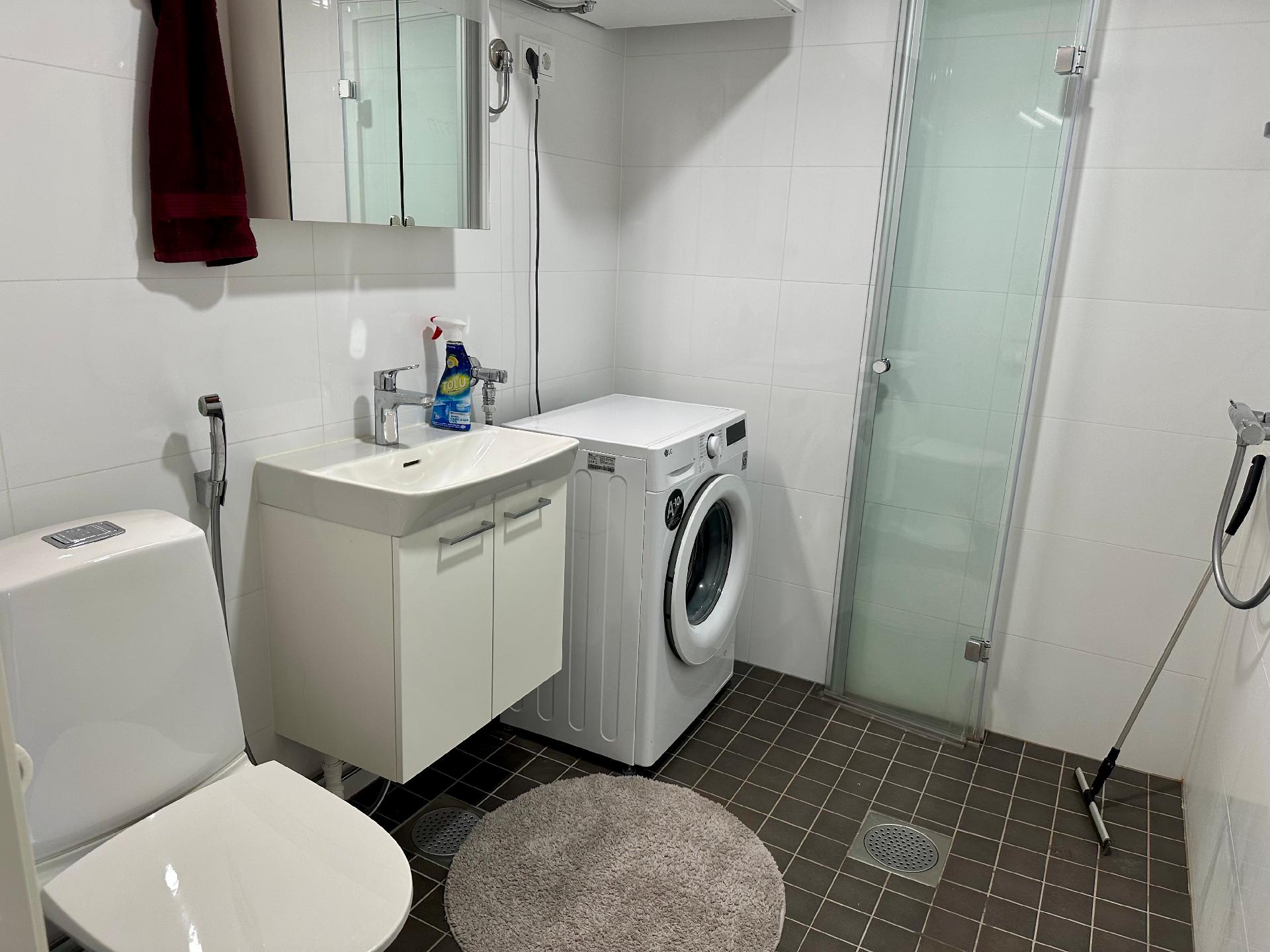 Rautatienkatu 1, Keskusta, Oulu