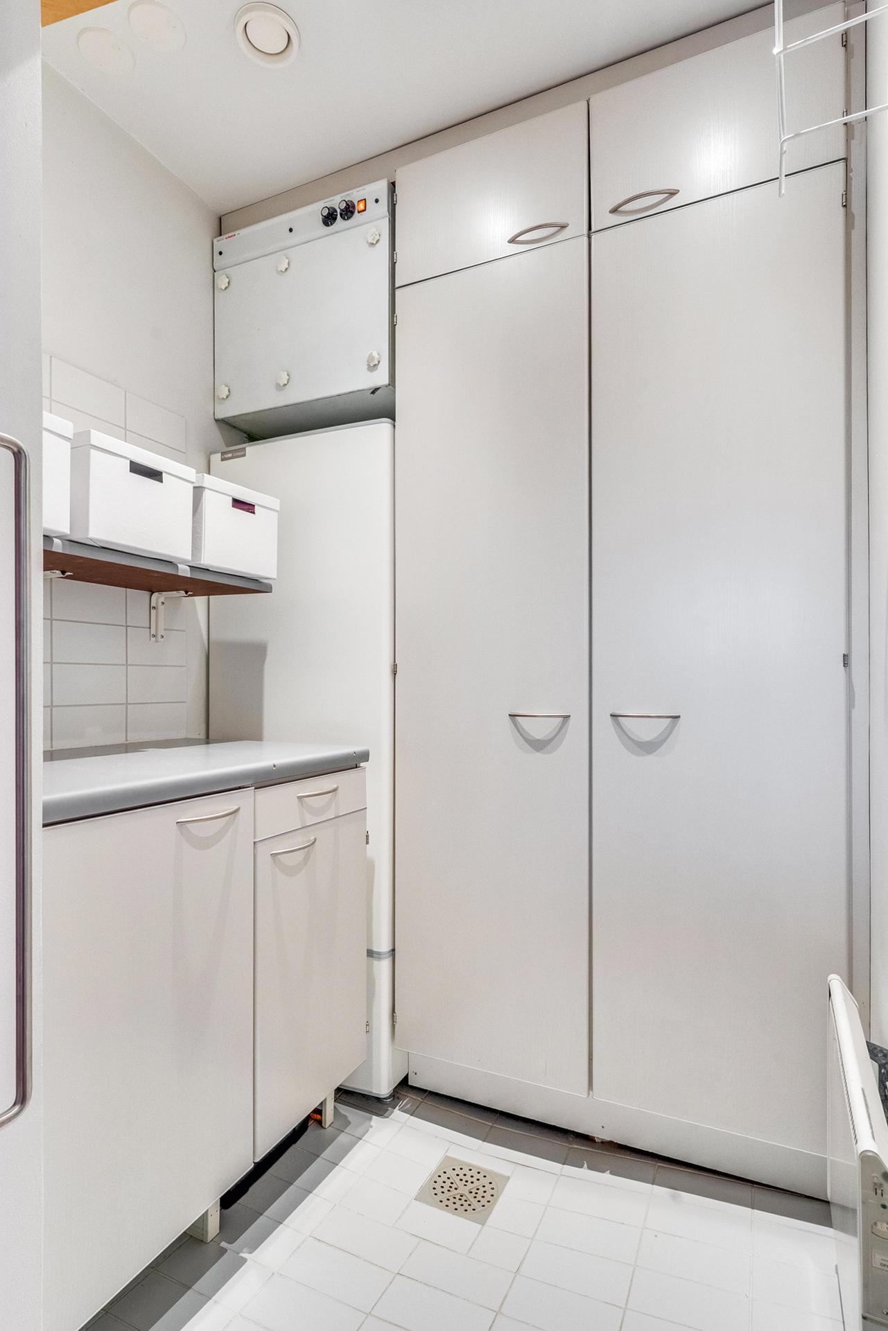 Kodinhoitohuone yläkerrassa